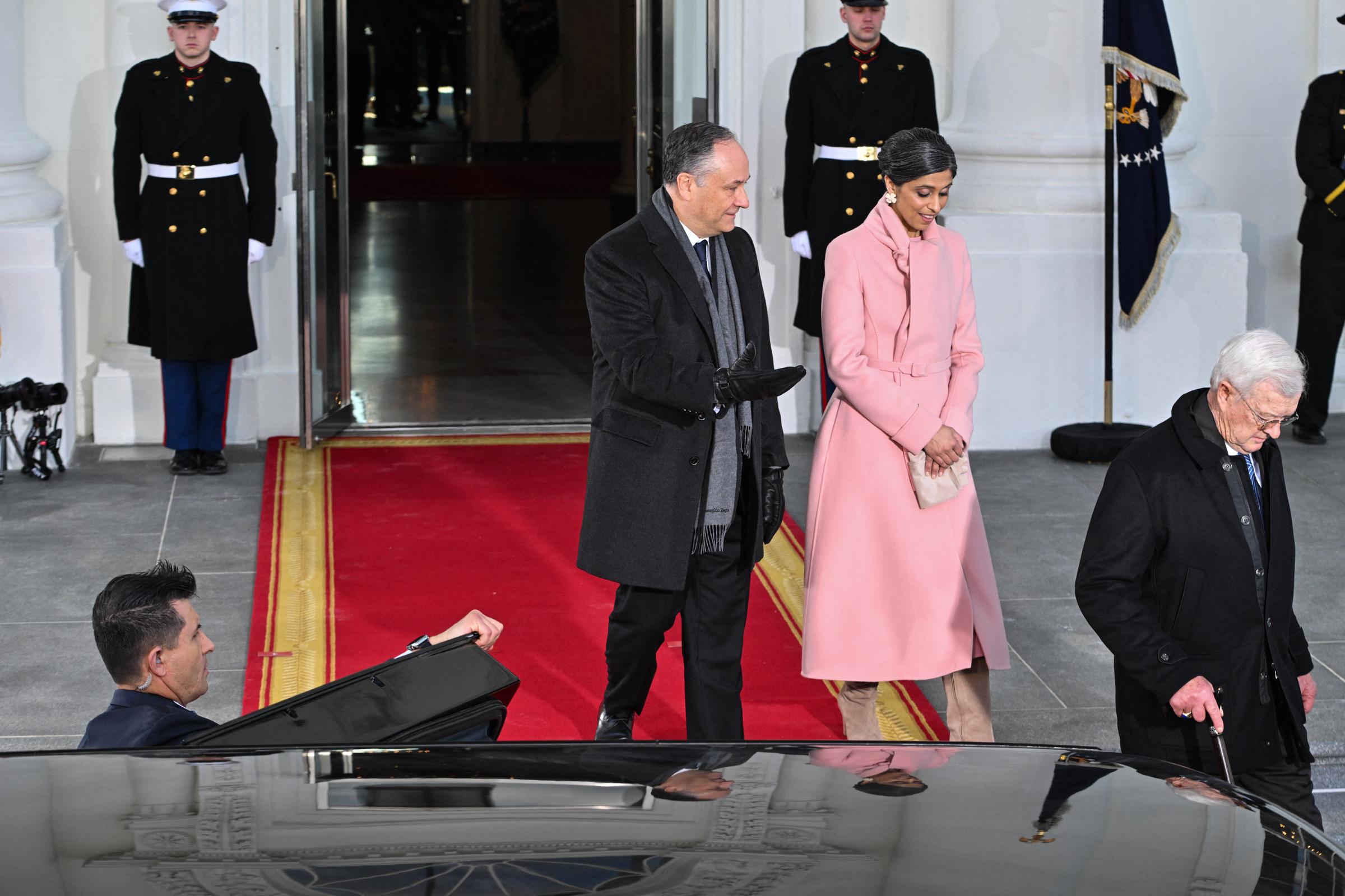 Usha Vance verlässt das Weiße Haus vor der Vereidigungszeremonie in Richtung US-Kapitol | Quelle: Getty Images