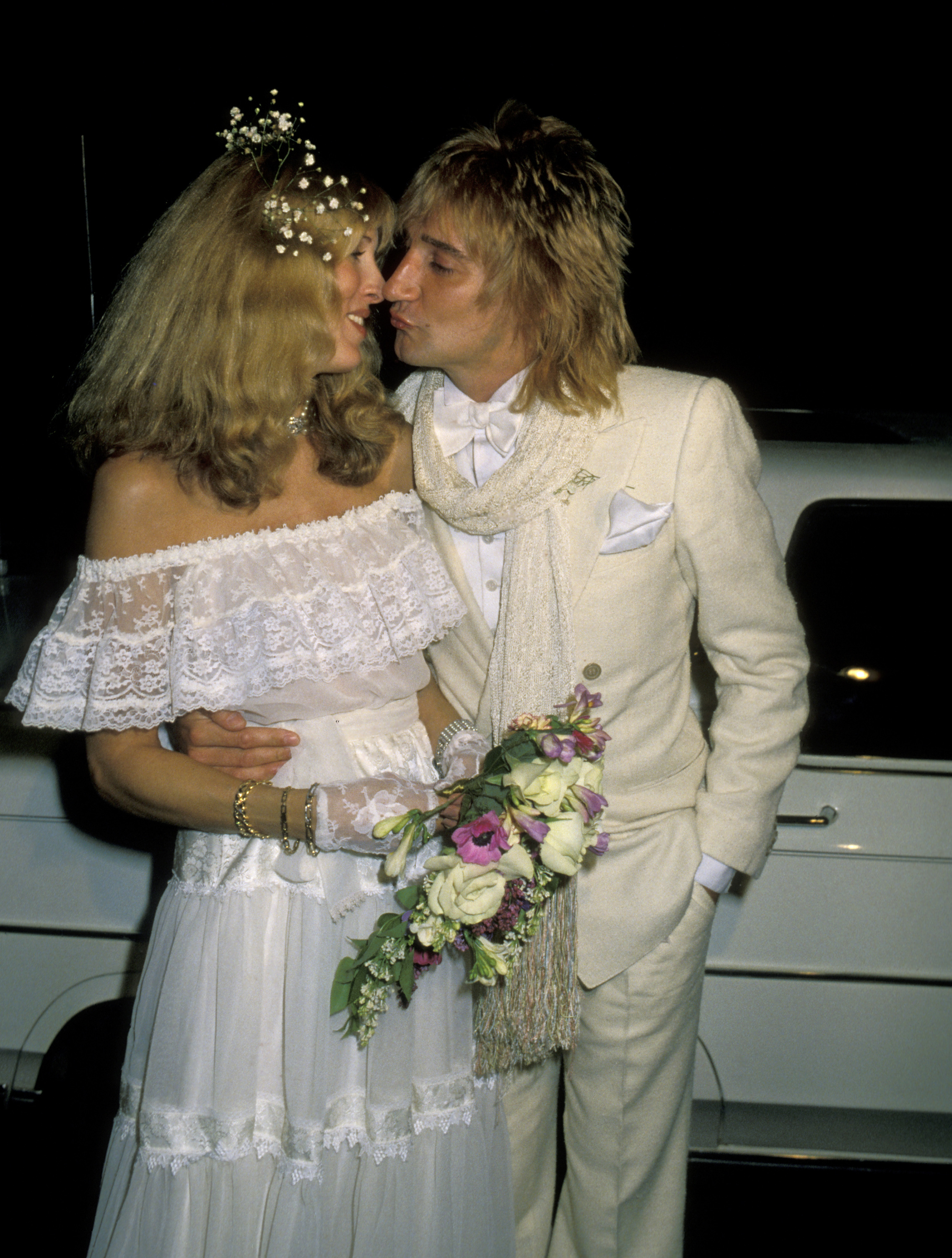 Alana und Rod Stewart während ihrer Hochzeit am 6. April 1979 | Quelle: Getty Images