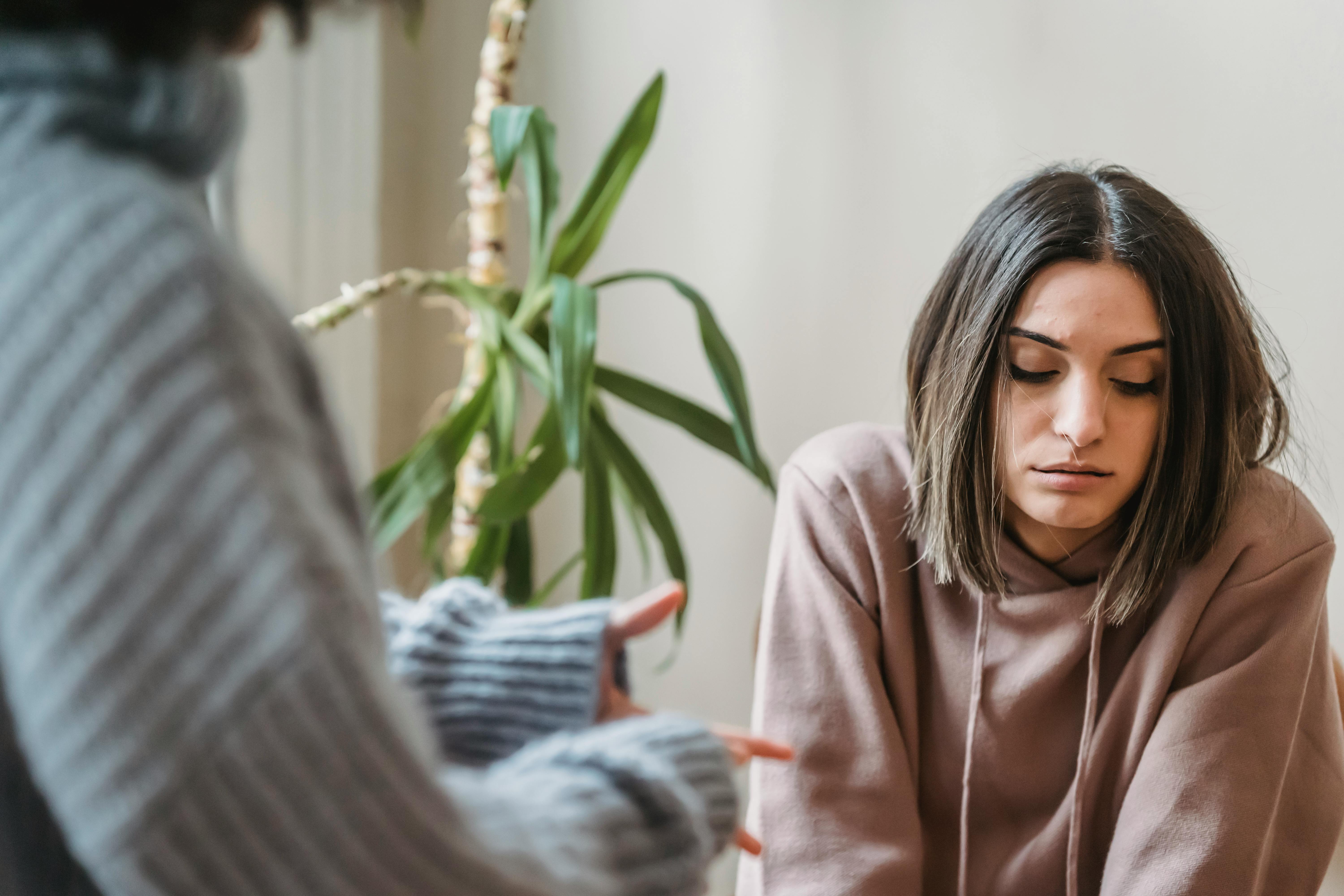 Zwei Frauen, die sich streiten | Quelle: Pexels