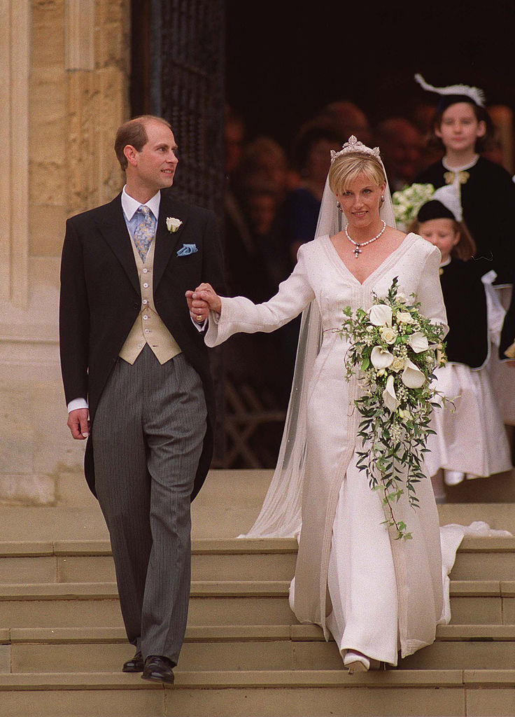 Sophie, Gräfin von Wessex und ihr Ehemann bei der Hochzeit | Quelle: Getty Images