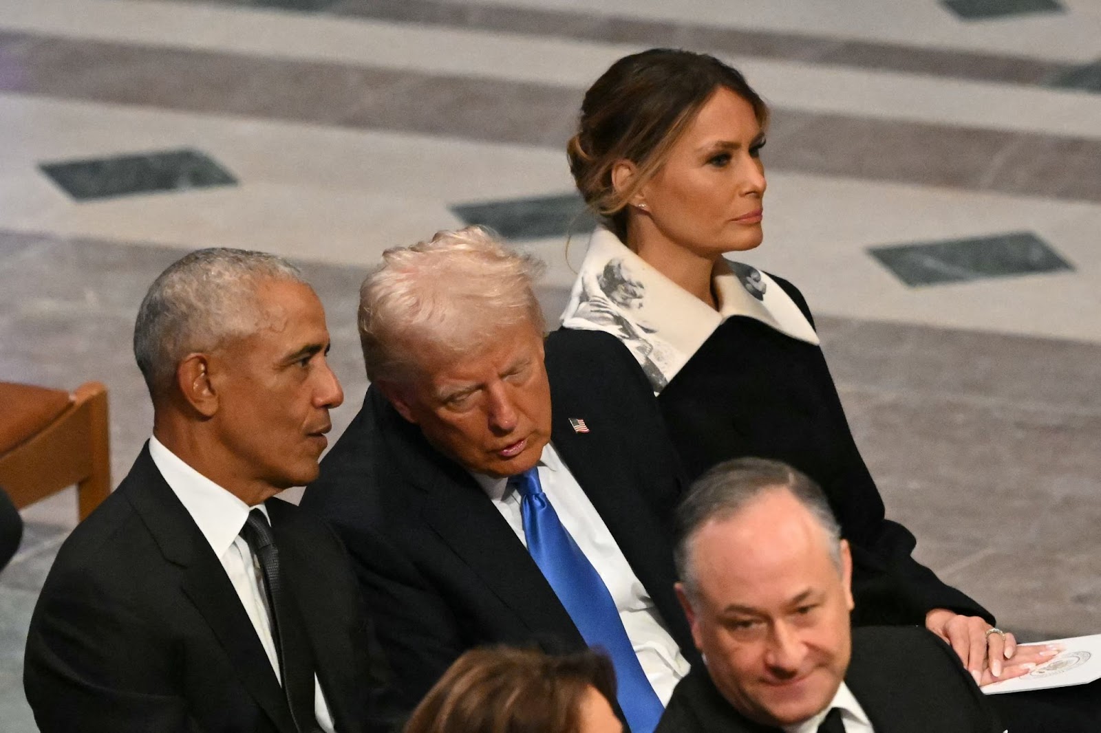 Barack Obama, der designierte US-Präsident Donald Trump und Melania Trump beim Staatsbegräbnis für den ehemaligen US-Präsidenten Jimmy Carter. | Quelle: Getty Images