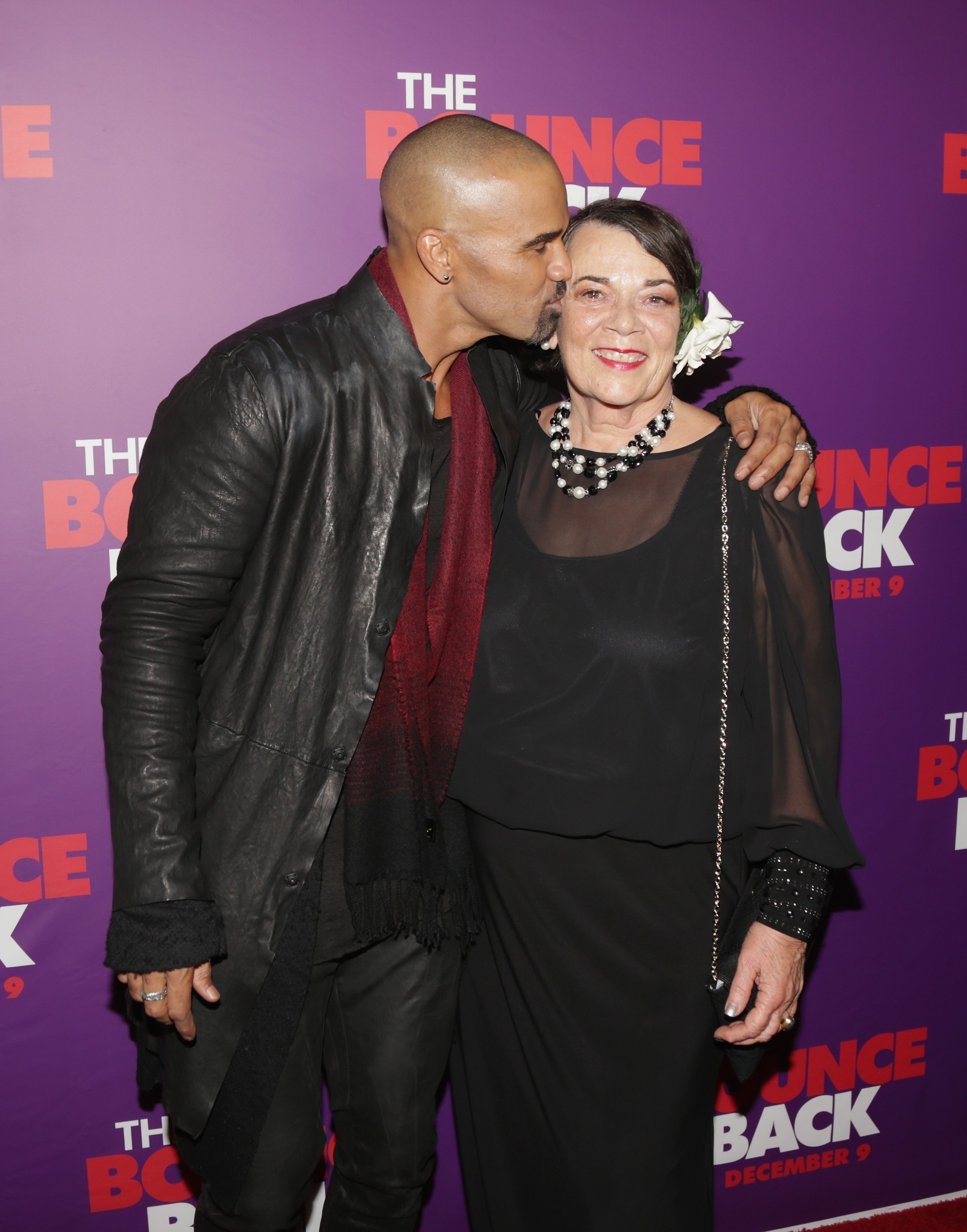 Shemar Moore und seine Mutter Marilyn Wilson bei der Premiere "The Bounce Back", 2016 | Quelle: Getty Images