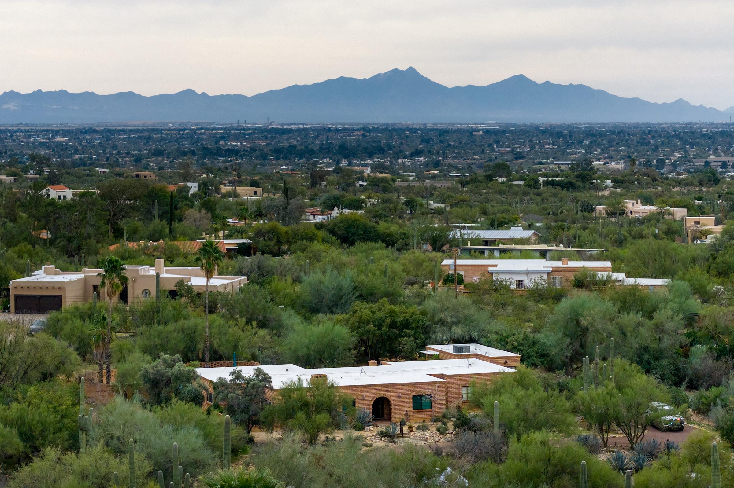 Eine Luftaufnahme von Nancy Guthries Wohnhaus am 16. Februar 2026 | Quelle: Getty Images