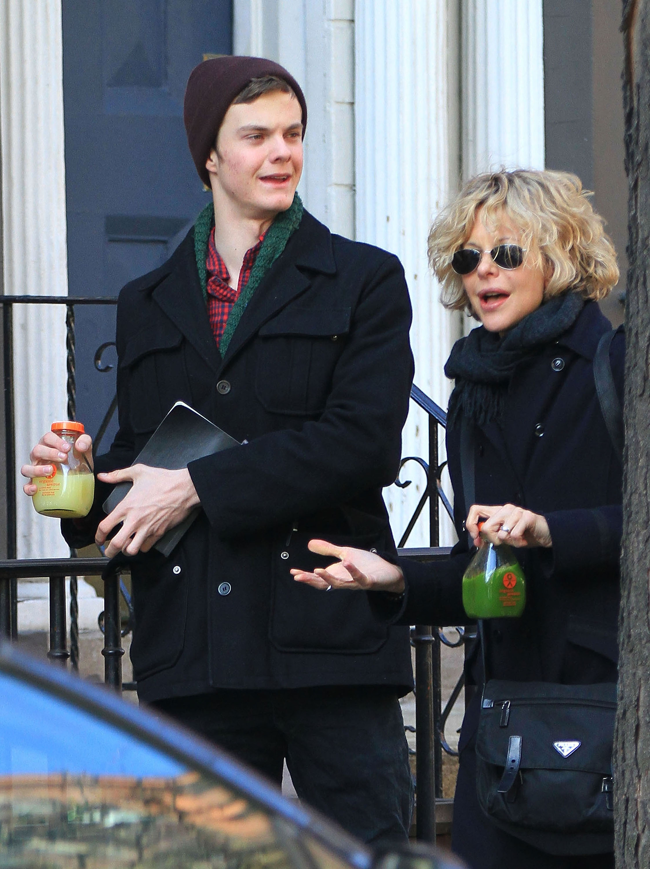 Meg Ryan und ihr Sohn Jack Henry Quaid werden am 28. März 2011 in New York City gesehen. | Quelle: Getty Images