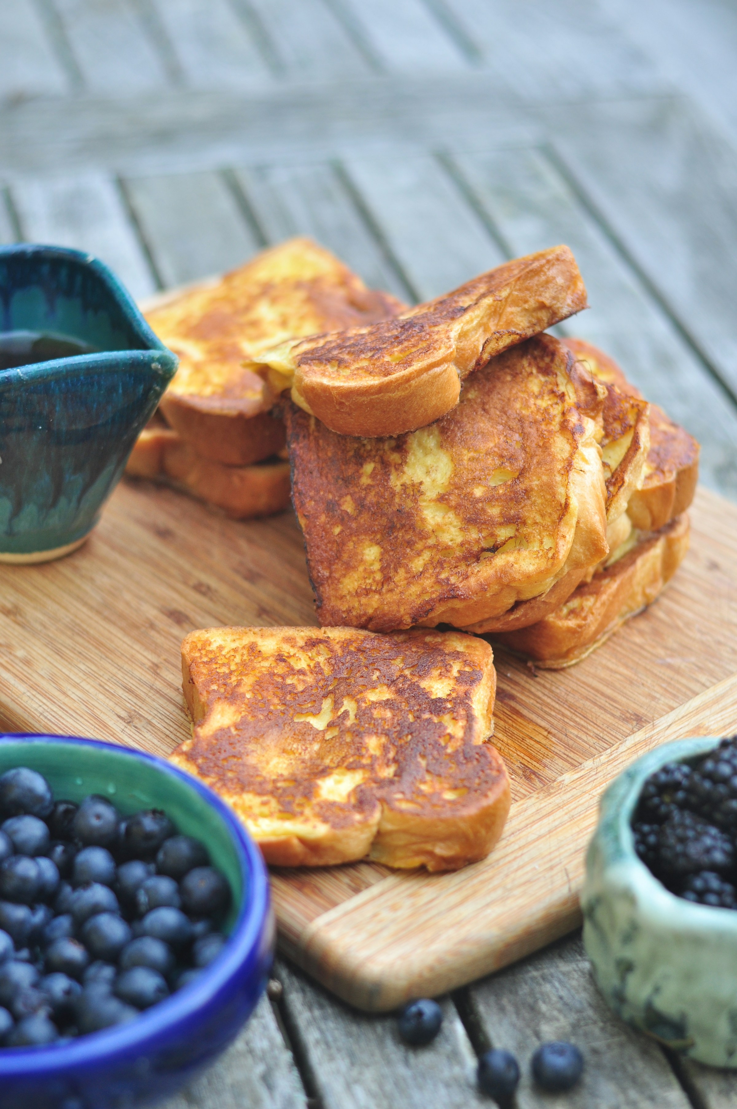 French Toast und Blaubeeren | Quelle: Unsplash