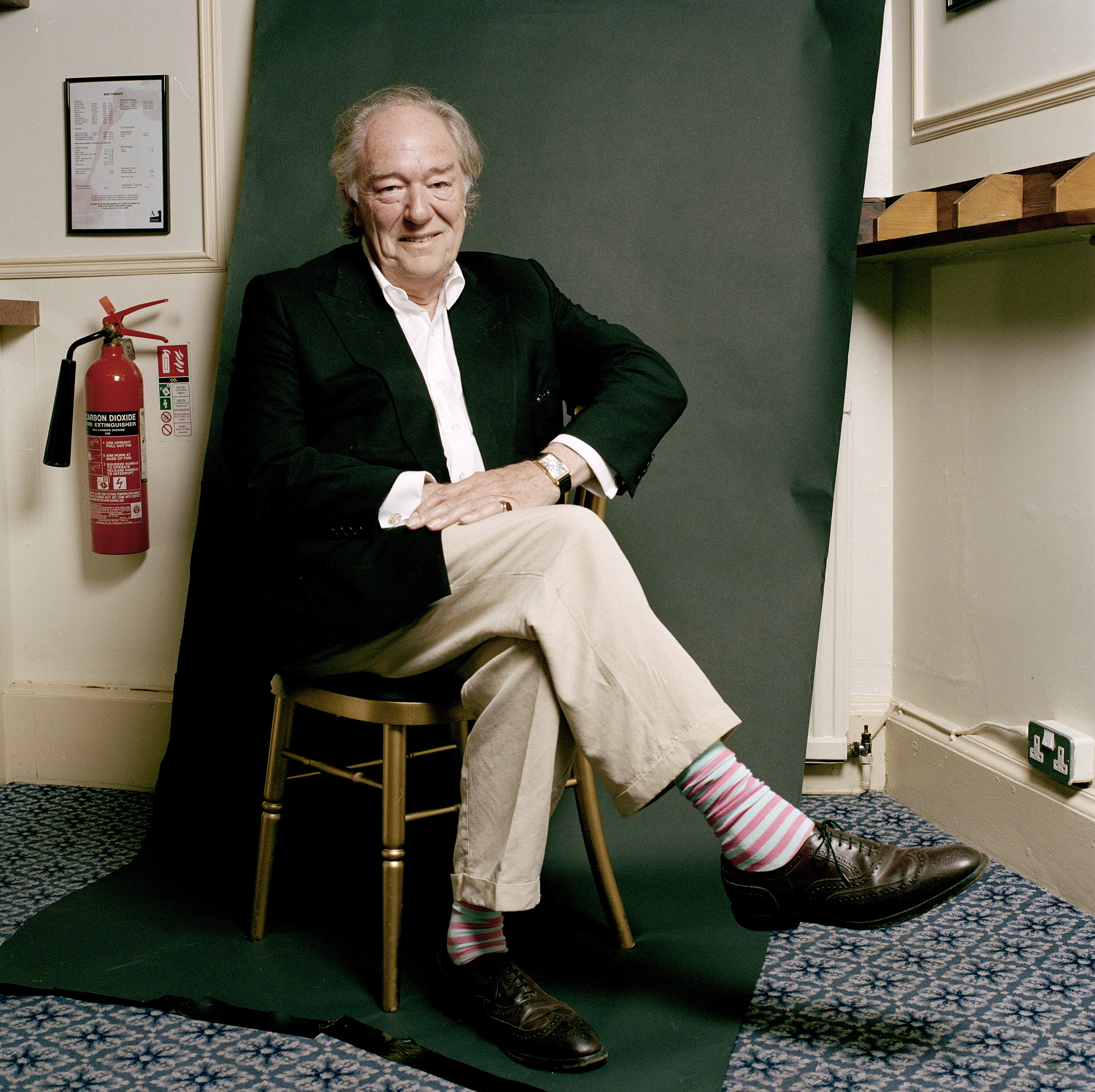 Sir Michael Gambon posiert für ein Porträt am 1. Juli 2006 | Quelle: Getty Images