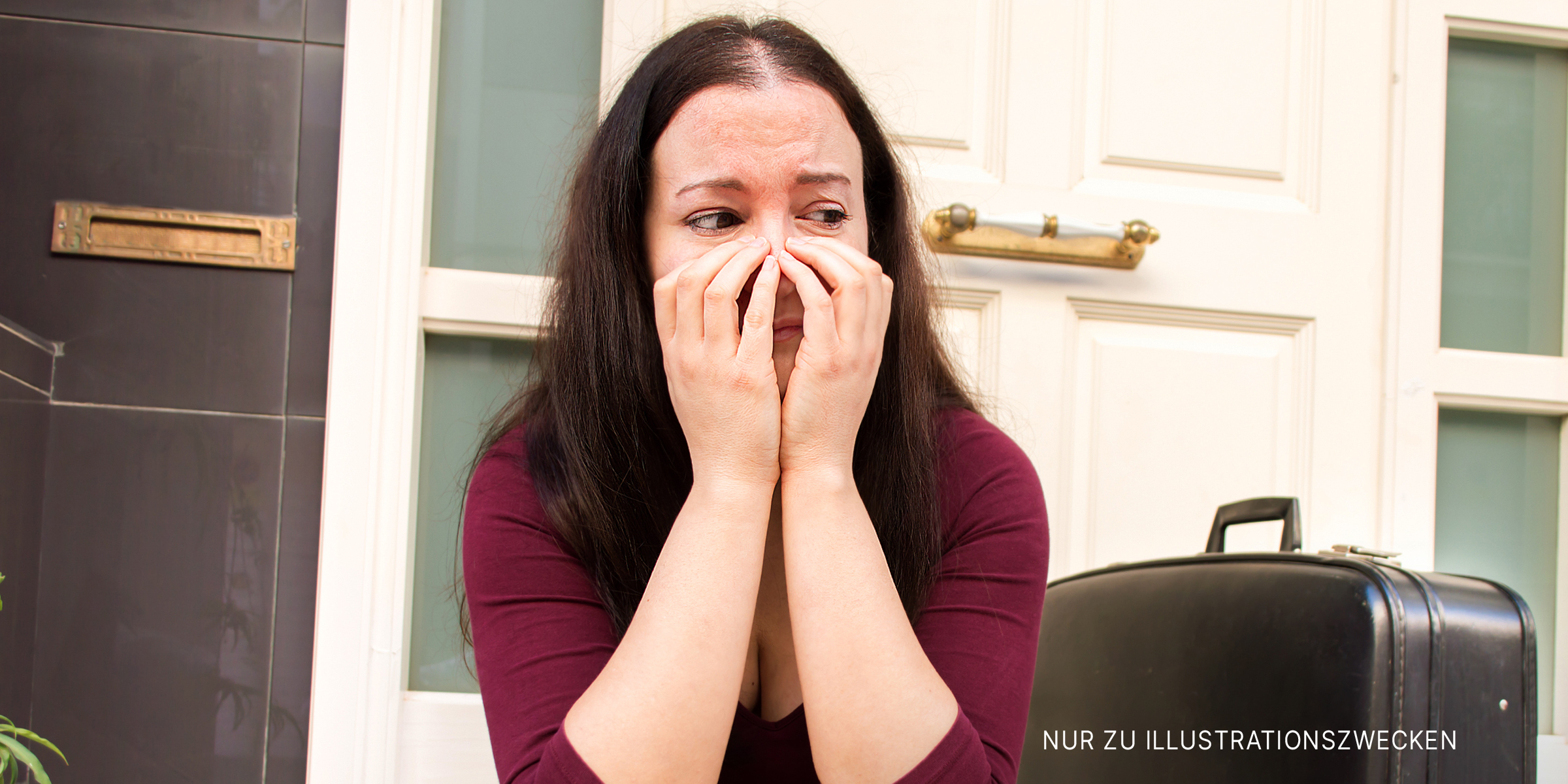 Eine weinende Frau | Quelle: Shutterstock