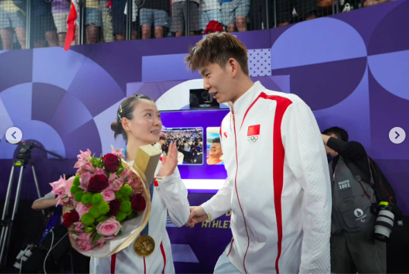 Huang Ya Qiong und Liu Yuchen während ihrer Verlobung bei den Olympischen Spielen in Paris, gepostet am 3. August 2024 | Quelle: Instagram/hyq28