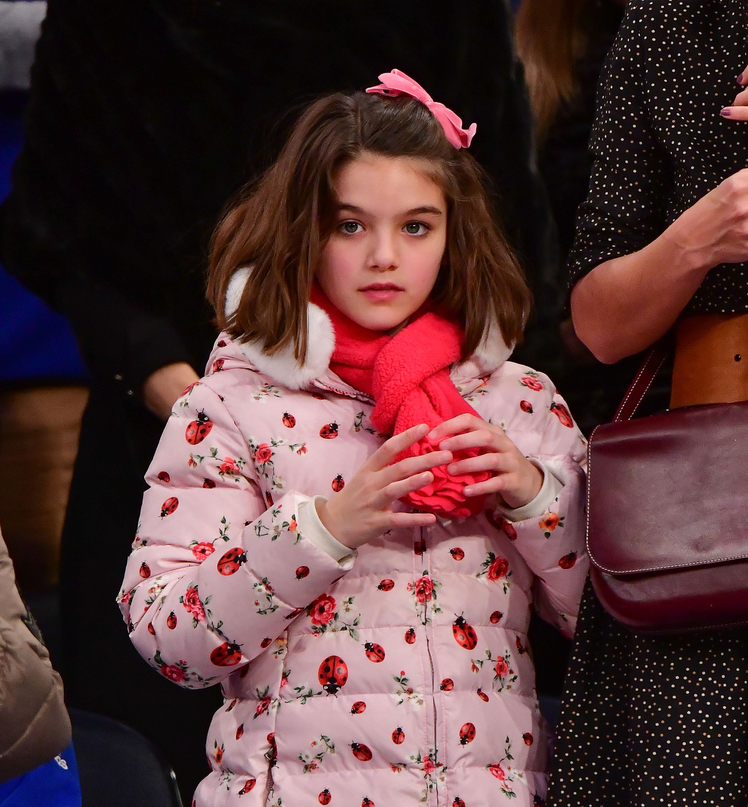 Suri Cruise bei einem Basketballspiel im Madison Square Garden am 16. Dezember 2017 in New York City. | Quelle: Getty Images