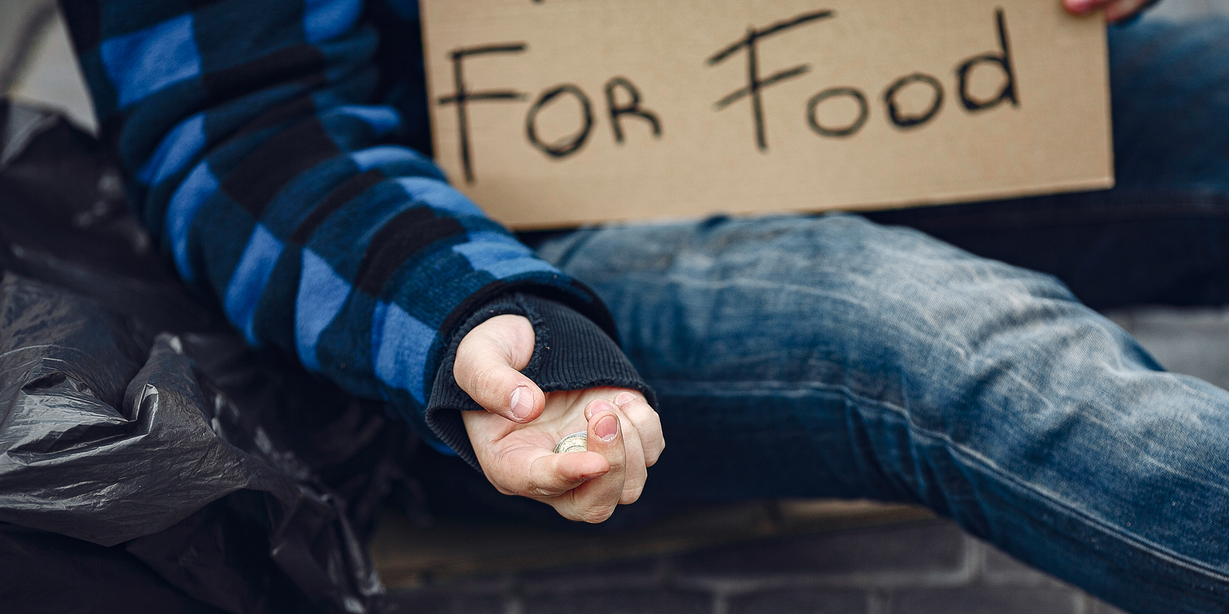 Eine obdachlose Person | Quelle: Shutterstock