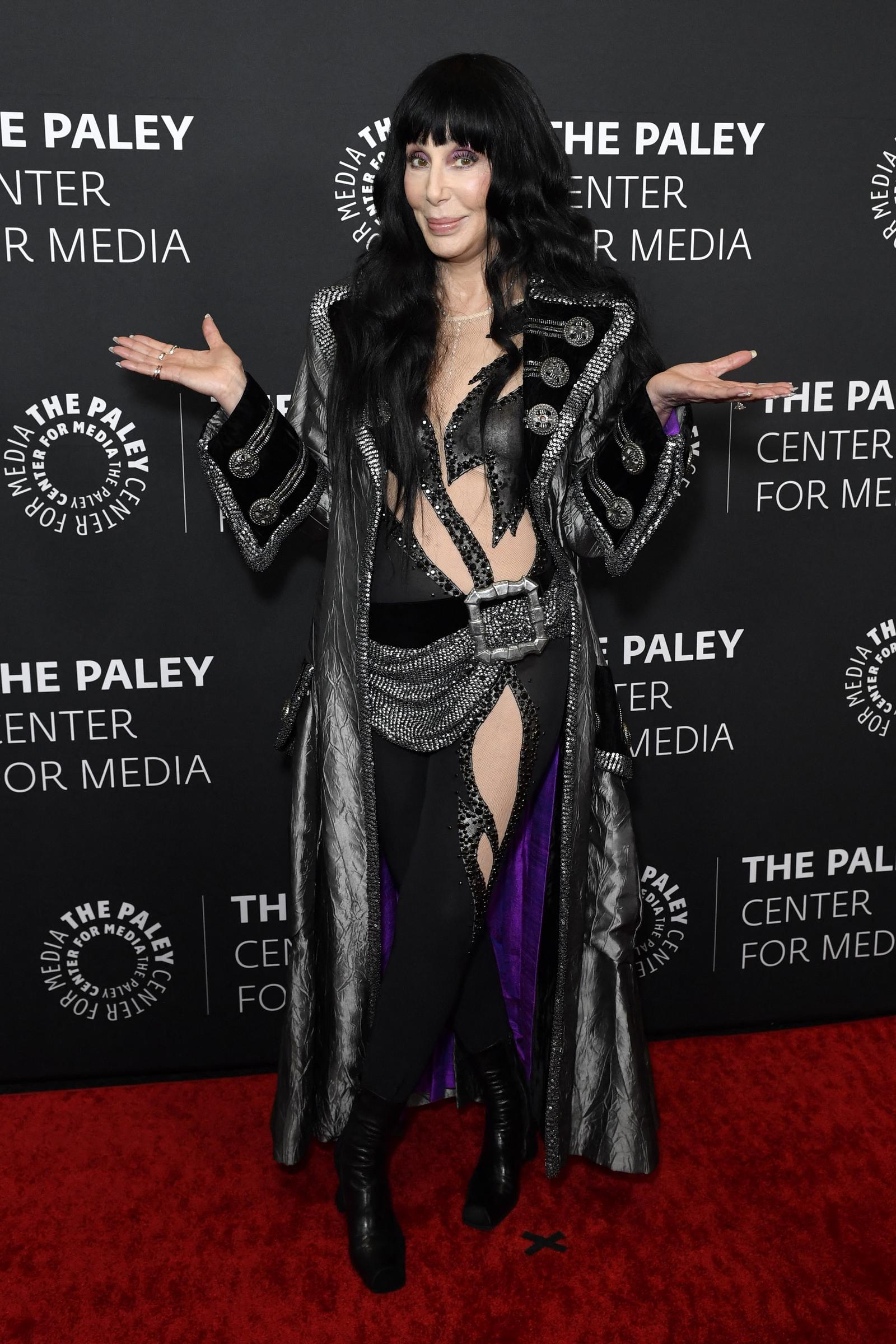 Cher besucht die Premiere von "Bob Mackie: Naked Illusion" bei der Directors Guild of America in Los Angeles am 13. Mai 2024 | Quelle: Getty Images