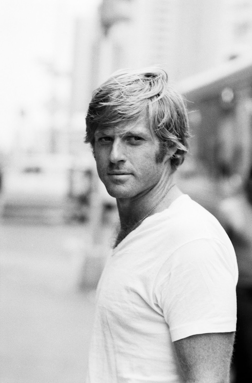 Robert Redford bei den Dreharbeiten zu "Three Days of the Condor" um 1970 in New York. | Quelle: Getty Images