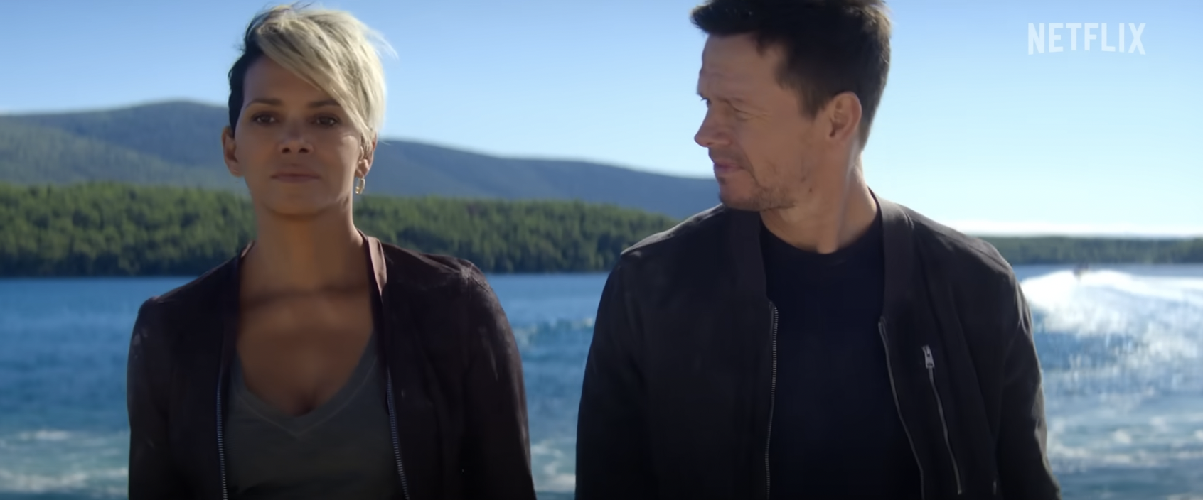 Halle Berry und Mark Wahlberg in einer Szene aus "The Union", aufgenommen am 26. Juni 2024 | Quelle: YouTube/Netflix