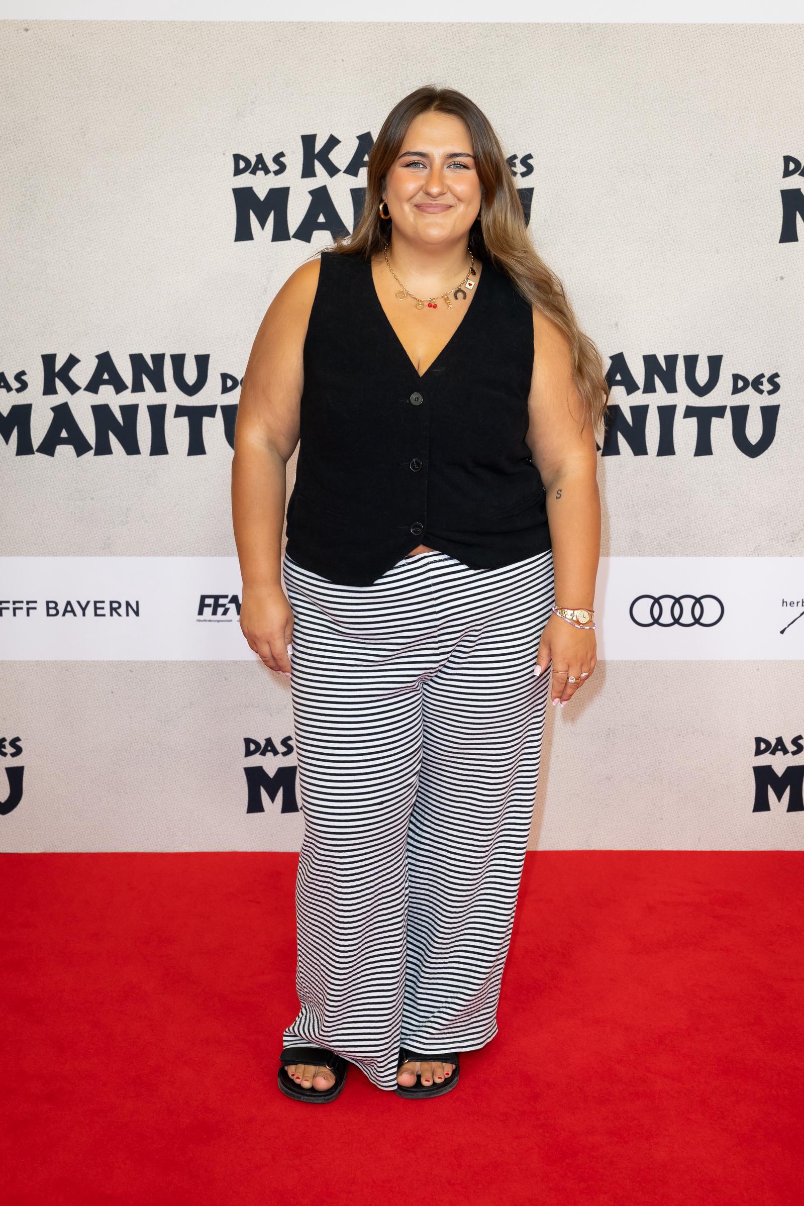 Sandra Safiulov bei der Weltpremiere des Films „Das Kanu Des Manitu“ am 12. August 2025 in München | Quelle: Getty Images