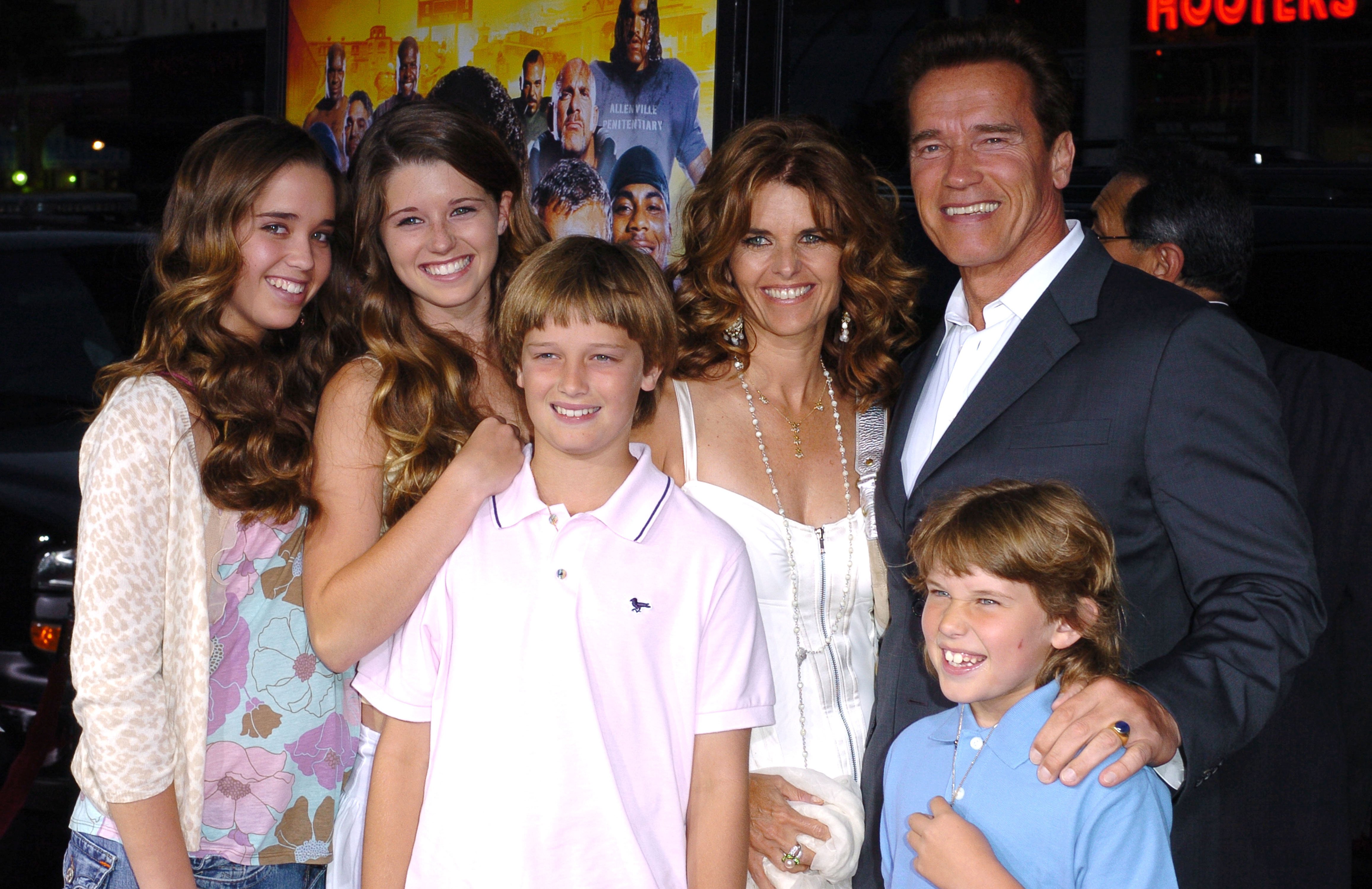 Arnold Schwarzenegger, seine Frau, Maria Shriver, und seine Familie. | Quelle: Getty Images