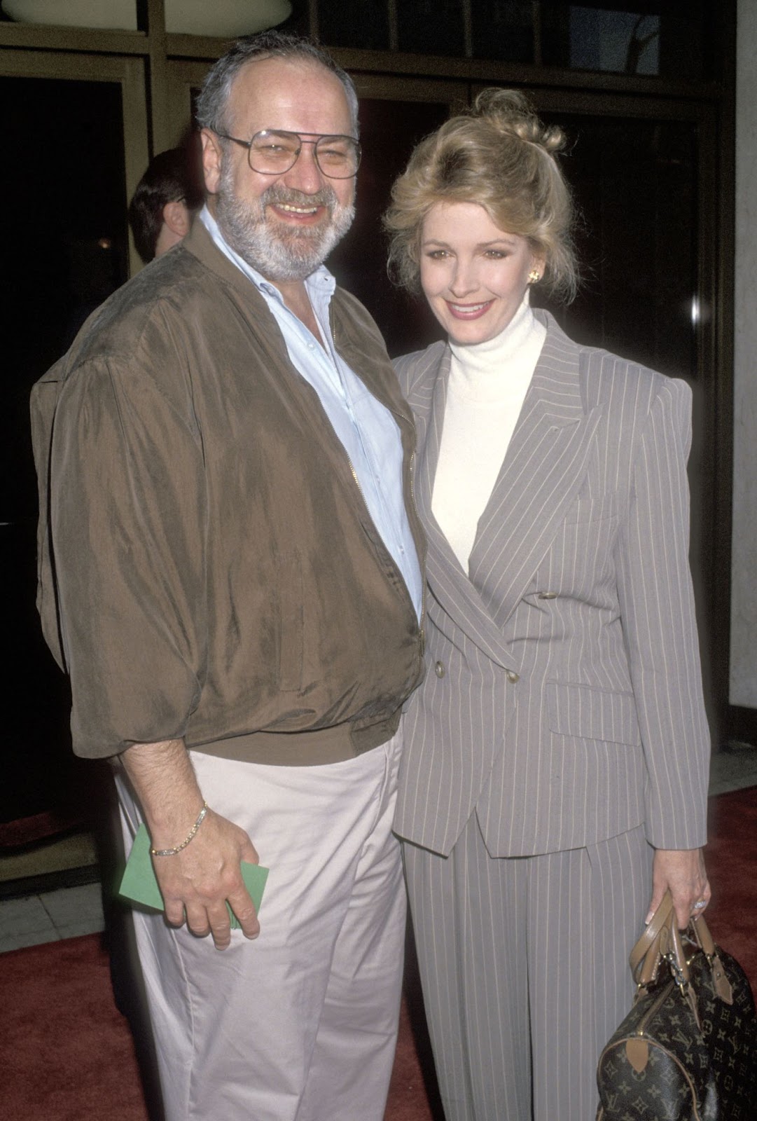 Steve Sohmer und die "Days of Our Lives"-Darstellerin bei der "Much Ado About Nothing"-Premiere in Westwood am 10. Mai 1993. | Quelle: Getty Images