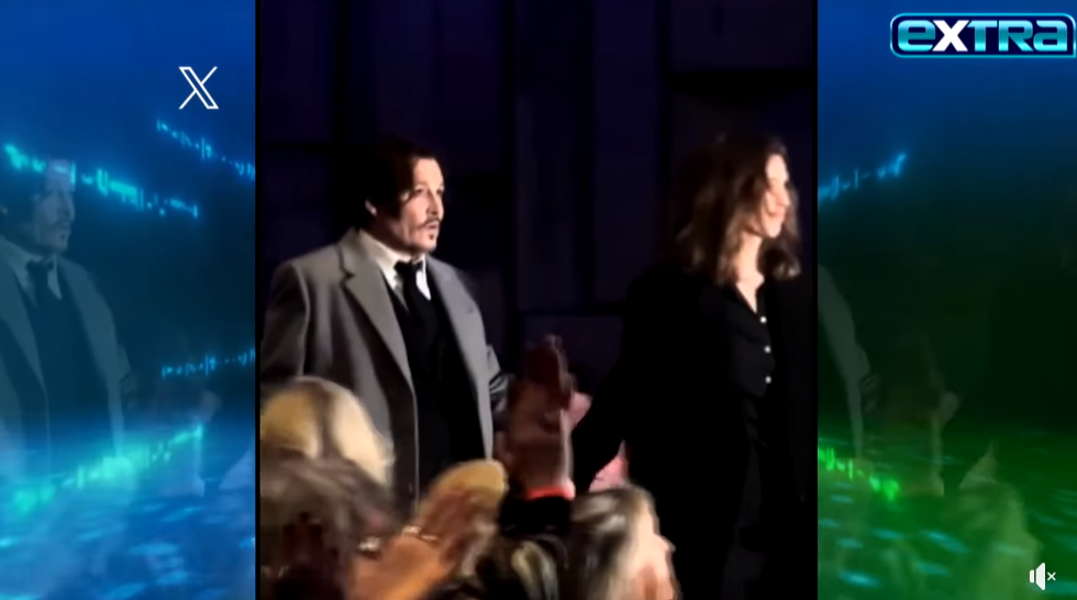 Ein Screenshot von Johnny Depp bei der Premiere von "Jeanne du Barry" in London, England. | Quelle: Facebook/extra