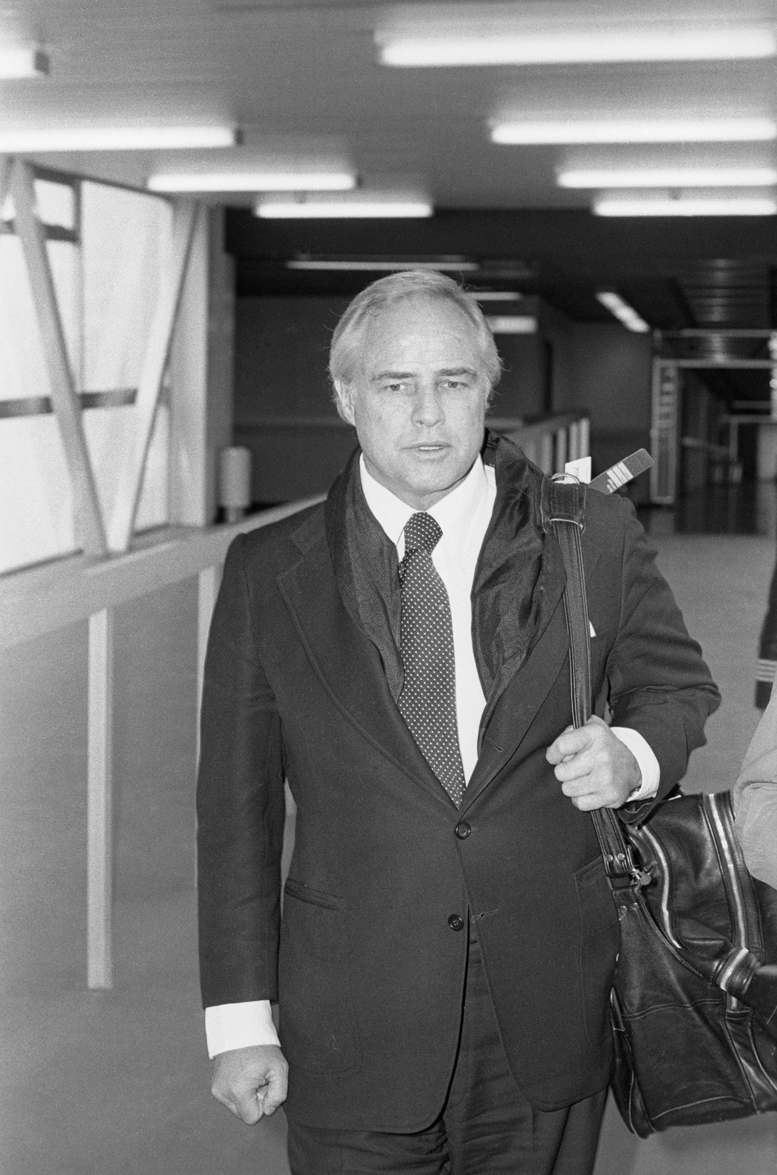 Marlon Brando bei den Dreharbeiten zu "Superman", am 24. März 1977 | Quelle: Getty Images