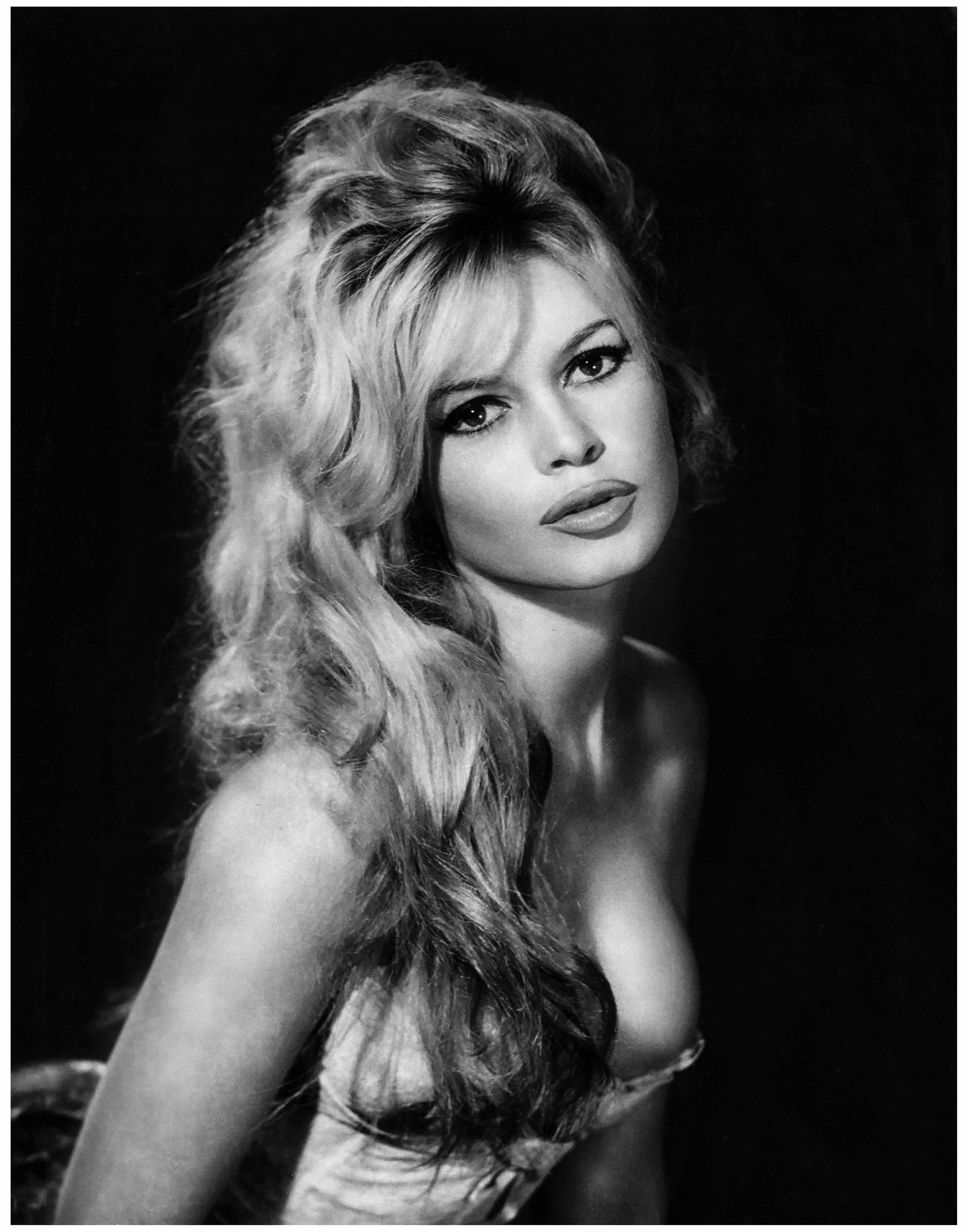 Ein Werbeporträt der französischen Schauspielerin Brigitte Bardot, ca. 1963. | Quelle: Getty Images