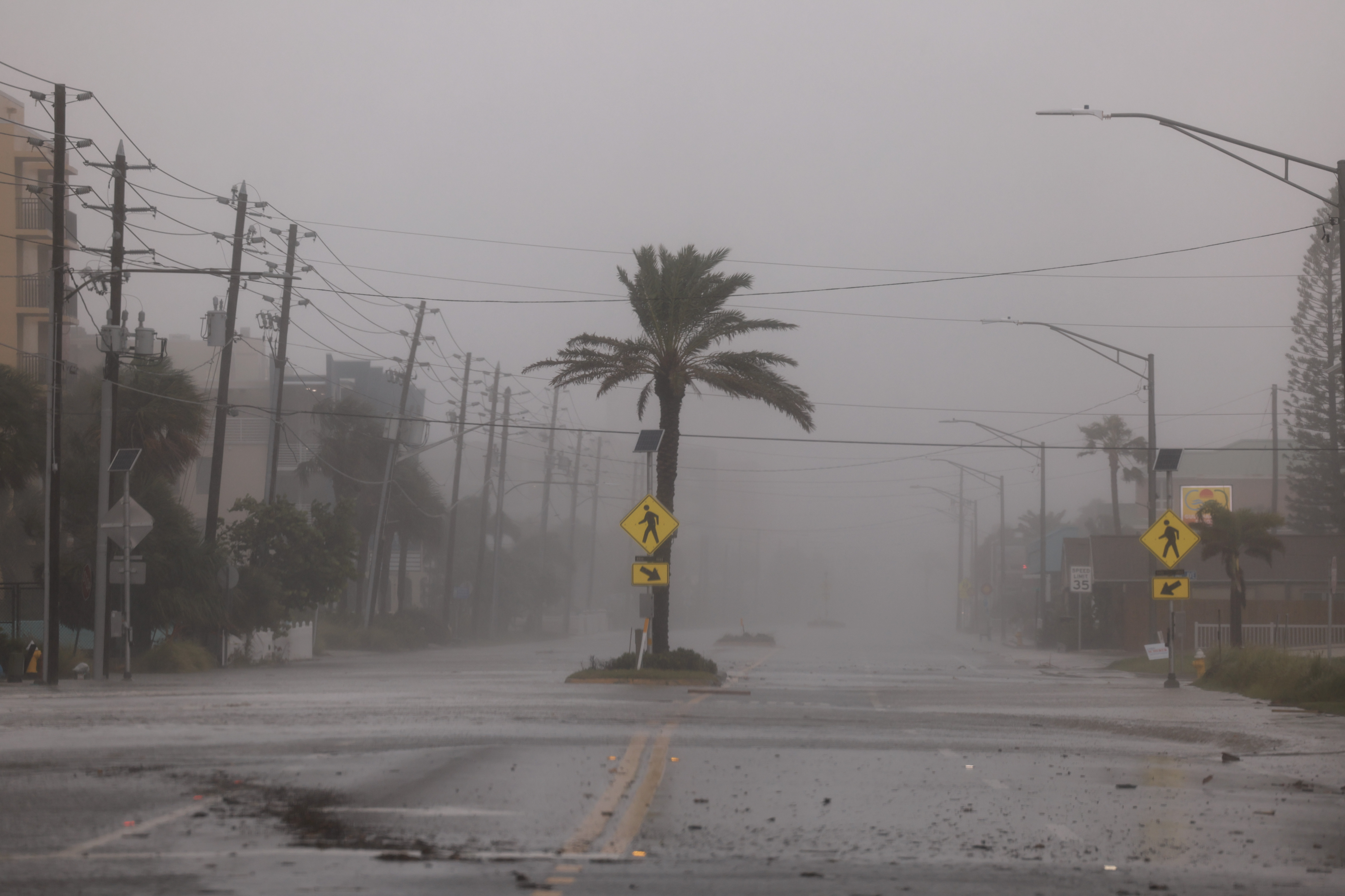 Hurrikan Helene trifft auf eine Straße in St. Pete Beach, Florida, am 26. September 2024 | Quelle: Getty Images