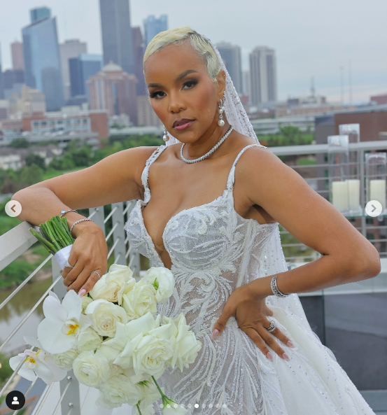 LeToya Luckett posiert für ein Foto an ihrem Hochzeitstag, gepostet am 2. August 2024 | Quelle: Instagram/iamaventergray