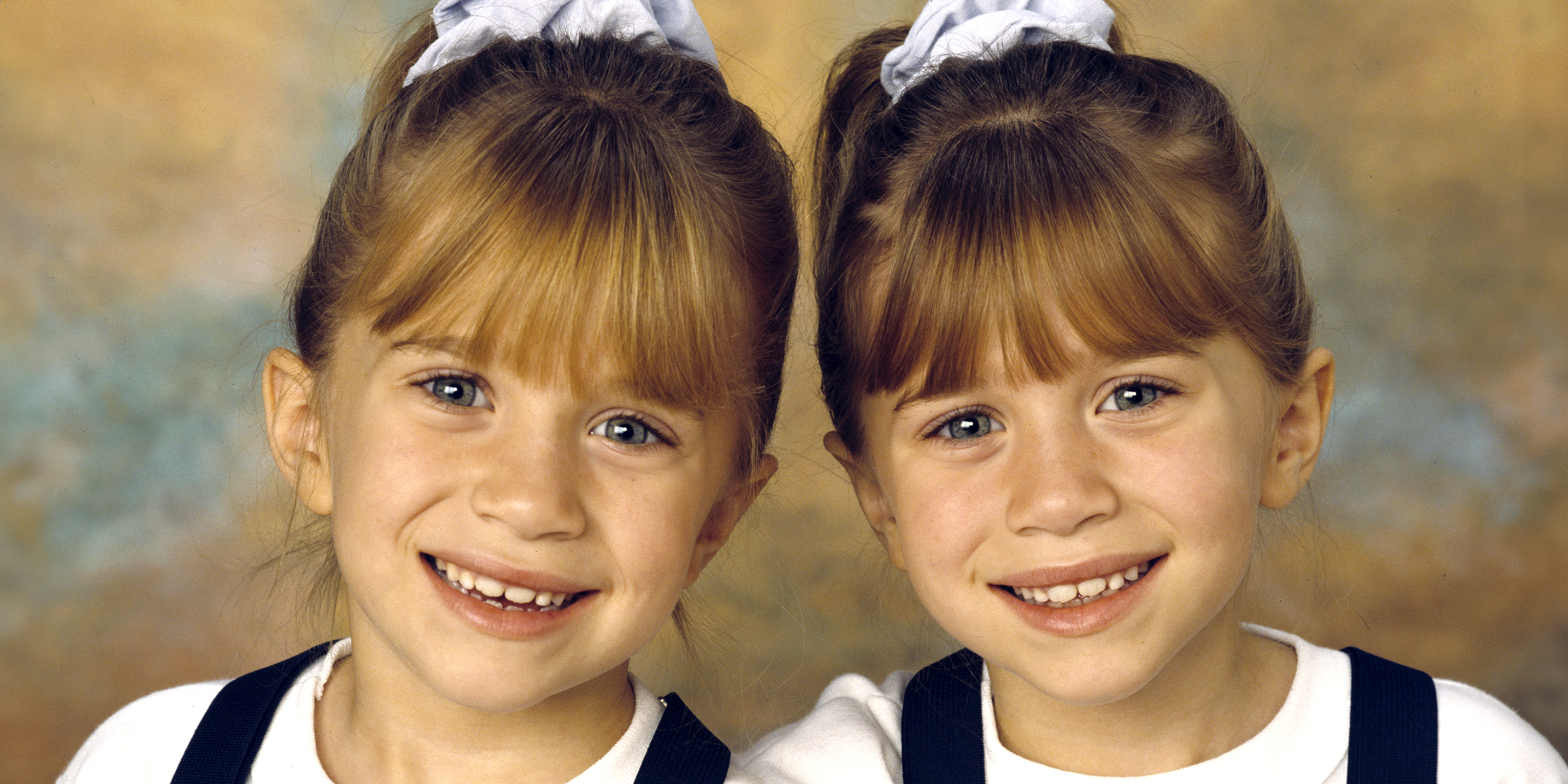 Mary Kate Olsen und Ashley Olsen, 1993 | Quelle: Getty Images