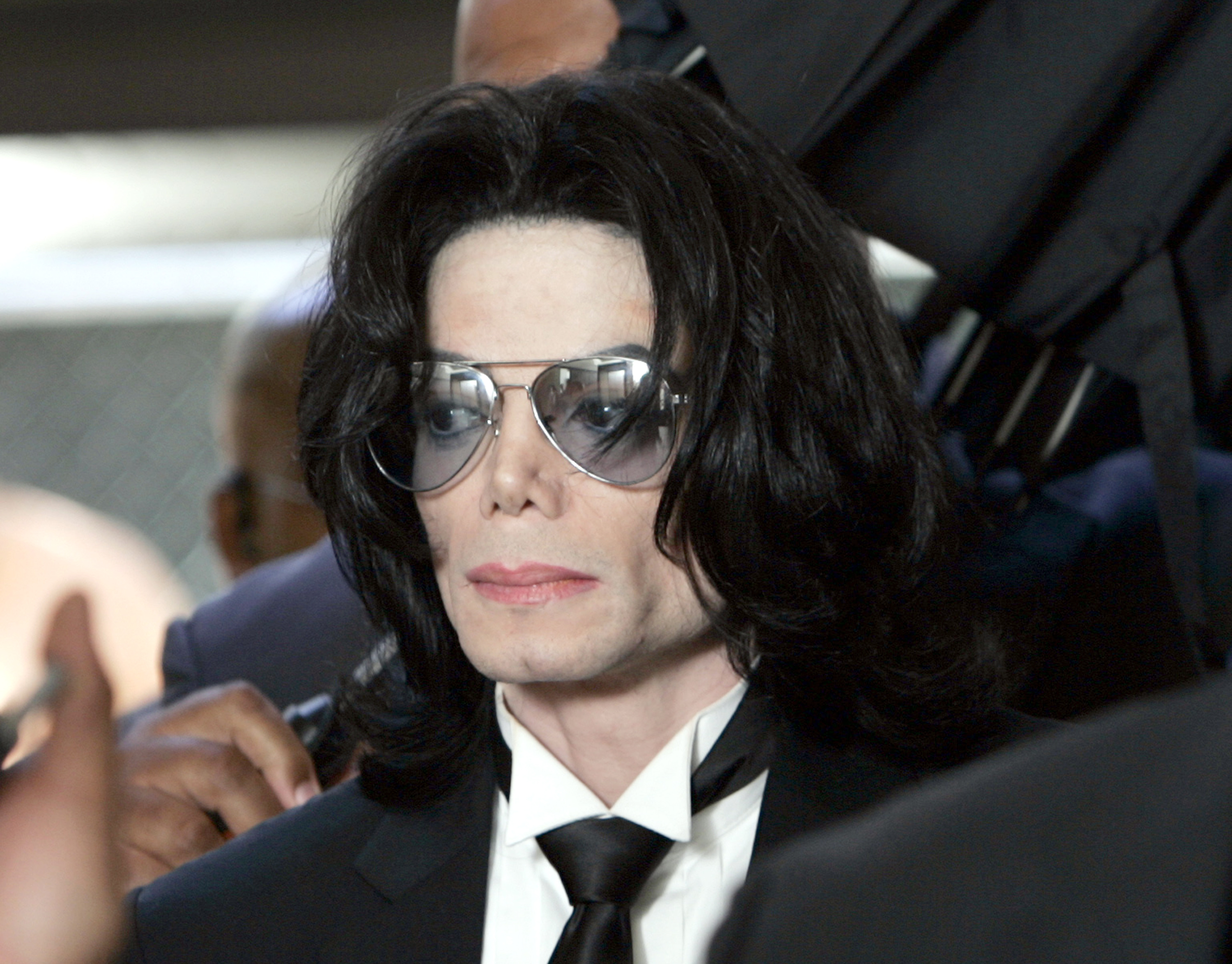 Michael Jackson vor dem Santa Barbara County Superior Court am 13. Juni 2005. | Quelle: Getty Images