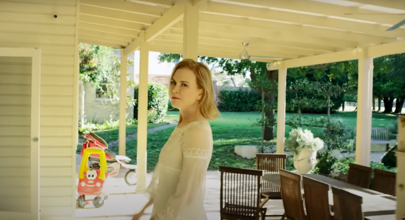 Nicole Kidman bei der Besichtigung ihres und Keith Urbans Farmhauses in Australien, gepostet am 20. Juli 2015 | Quelle: YouTube/Vogue