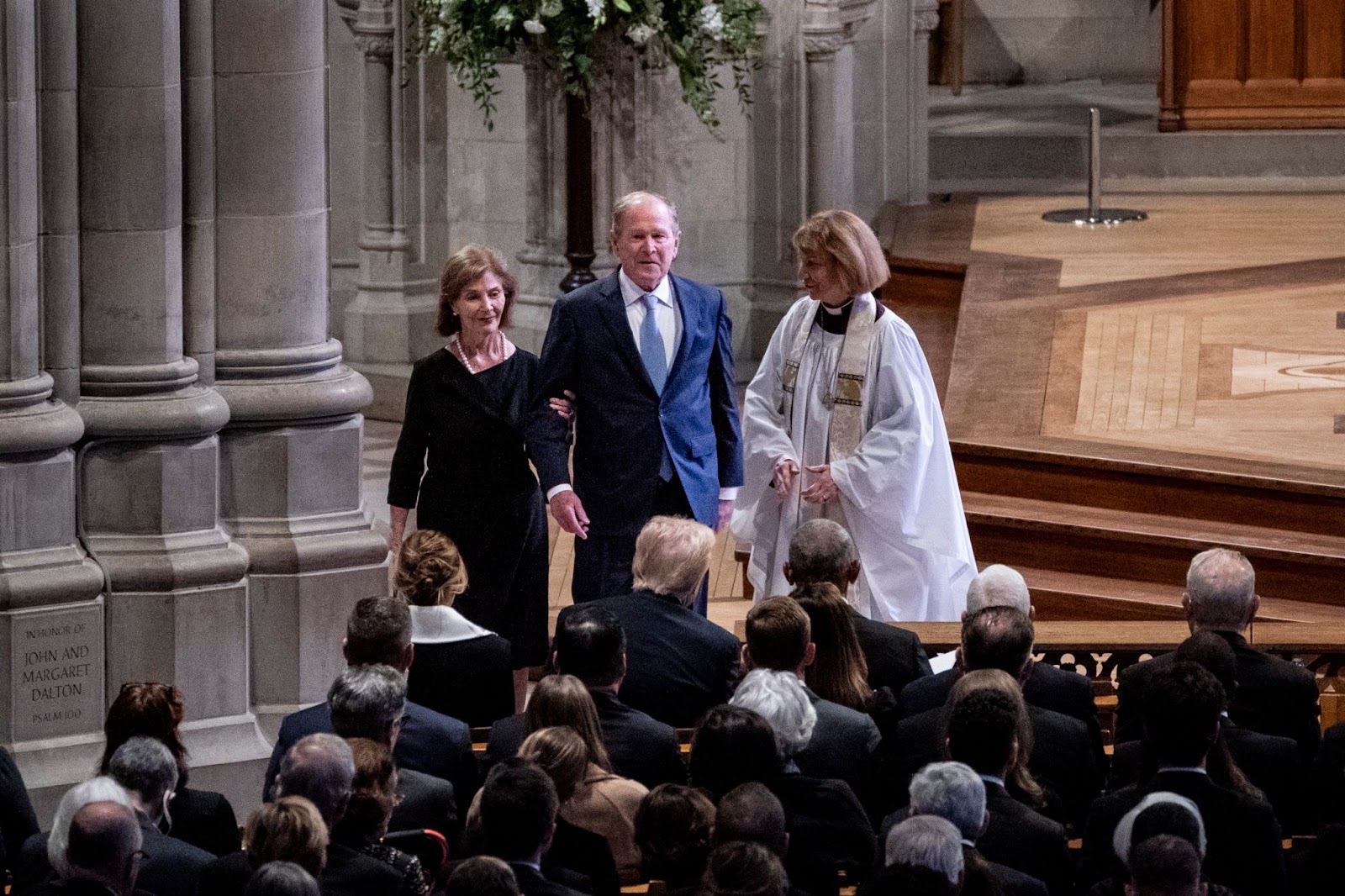 Der ehemalige US-Präsident George W. Bush und Laura Bush kommen am 9. Januar 2025 zum Staatsbegräbnis für den ehemaligen US-Präsidenten Jimmy Carter. | Quelle: Getty Images