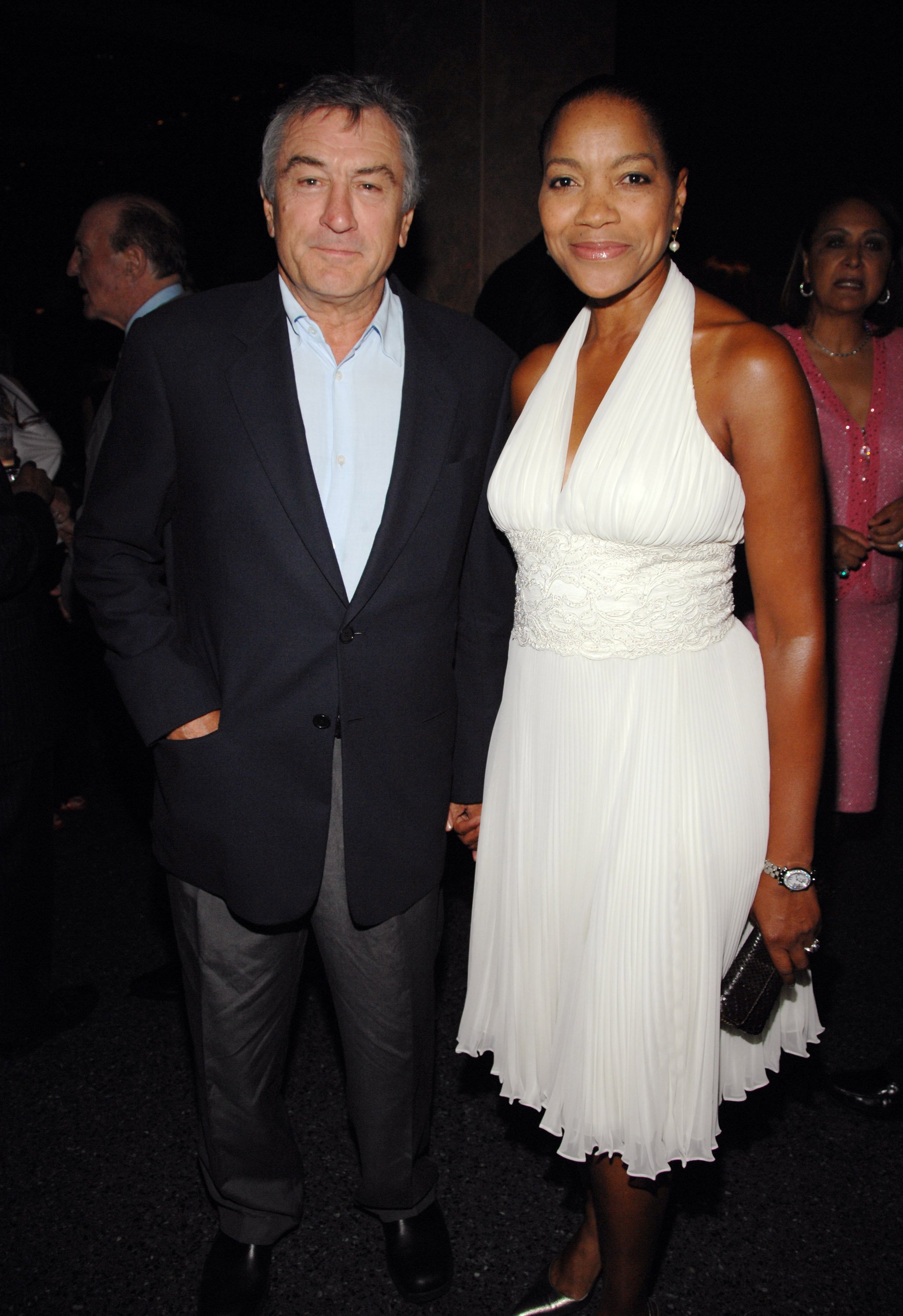Robert De Niro und Grace Hightower während der Party zum 80. Geburtstag von Tony Bennett - Inside in New York City, New York, Vereinigte Staaten | Quelle: Getty Images