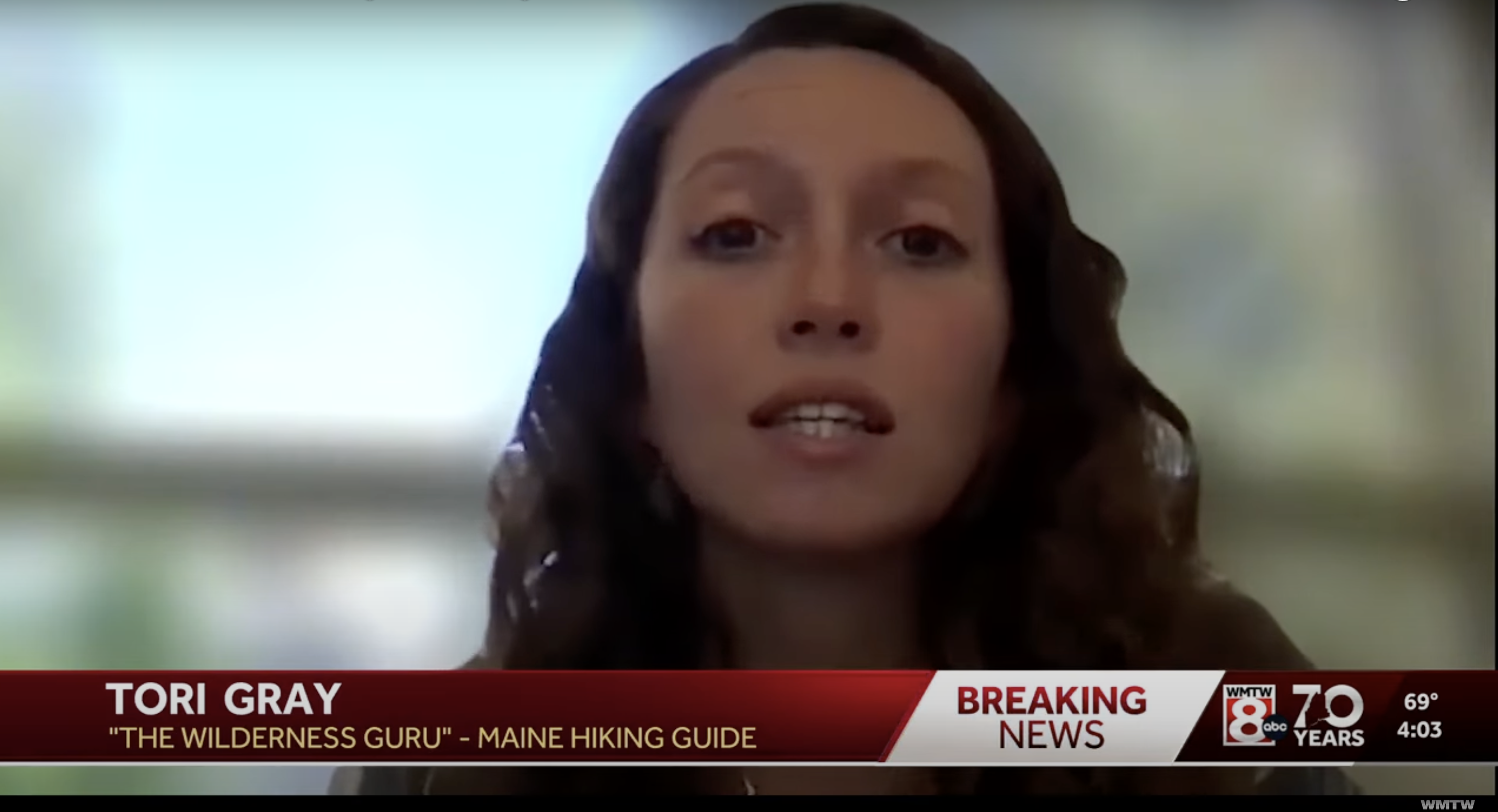 Tori Gray, eine Wanderführerin in Maine, erklärt in einem Video vom 4. Juni 2025, wie anspruchsvoll es ist, den Mount Katahdin zu besteigen | Quelle: YouTube/WMTW