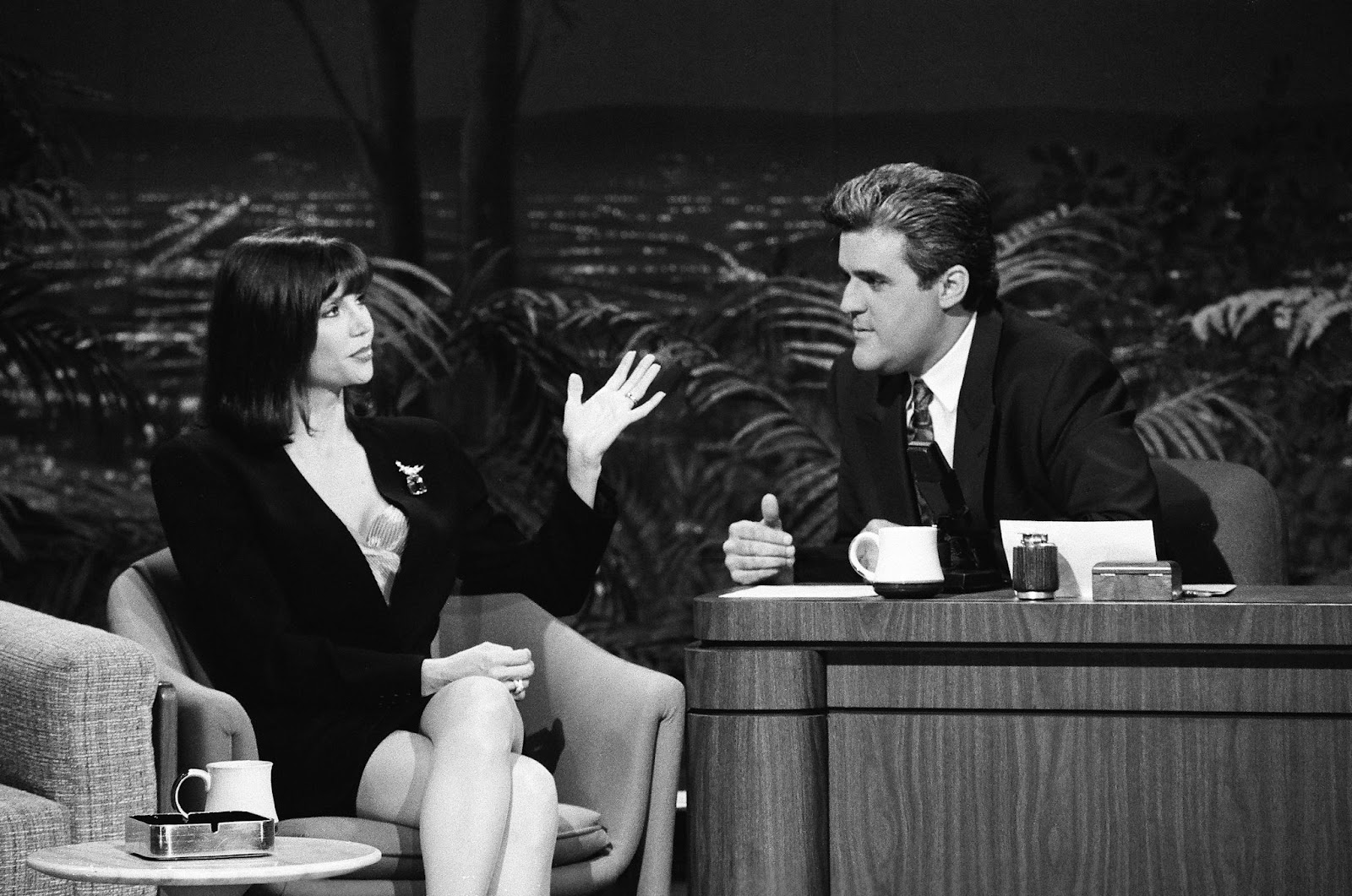 Die Schauspielerin in der Talkshow von Jay Leno am 2. April 1991. | Quelle: Getty Images