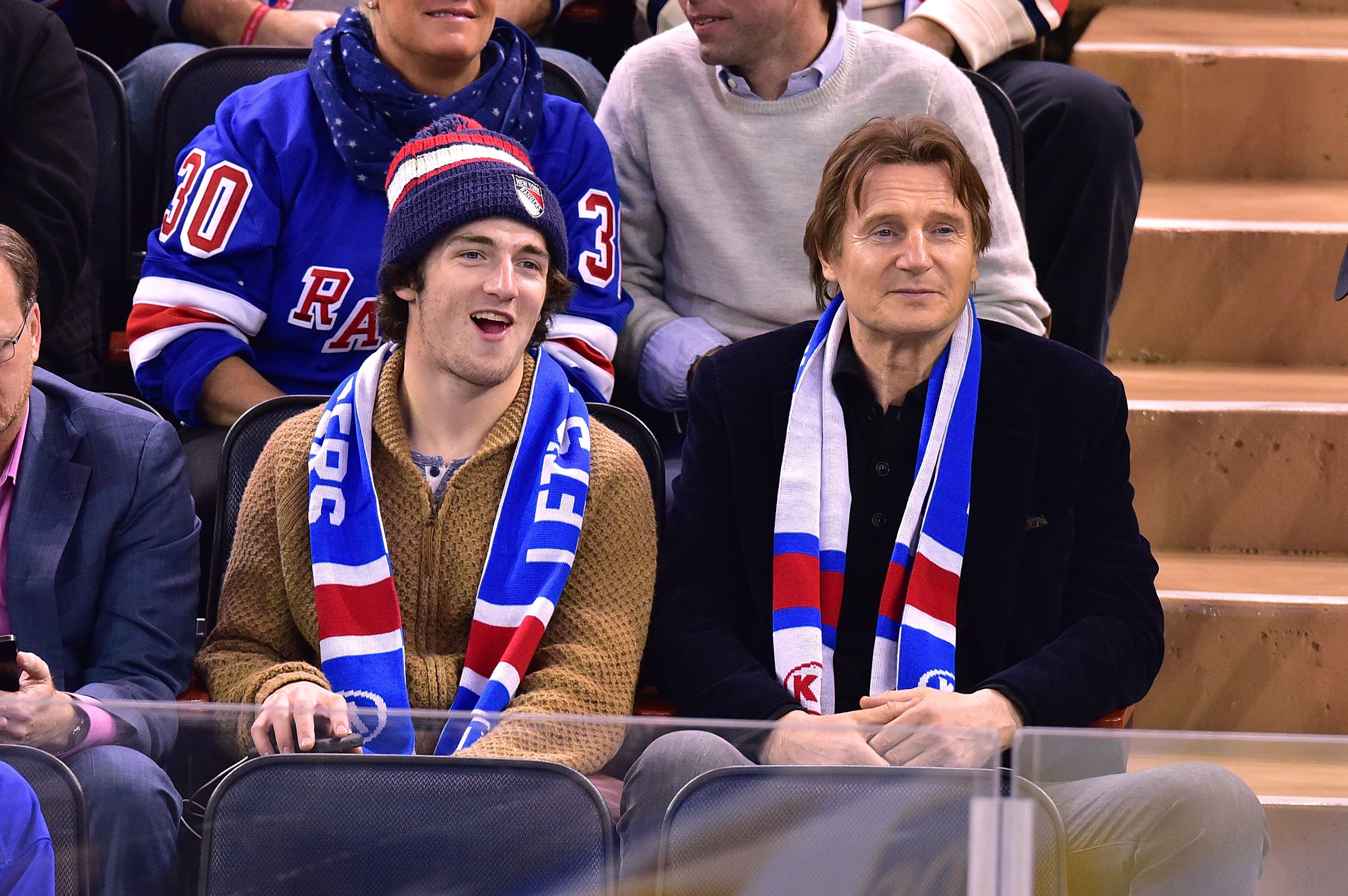 Liam Neeson und sein Sohn Daniel in New York 2014. | Quelle: Getty Images