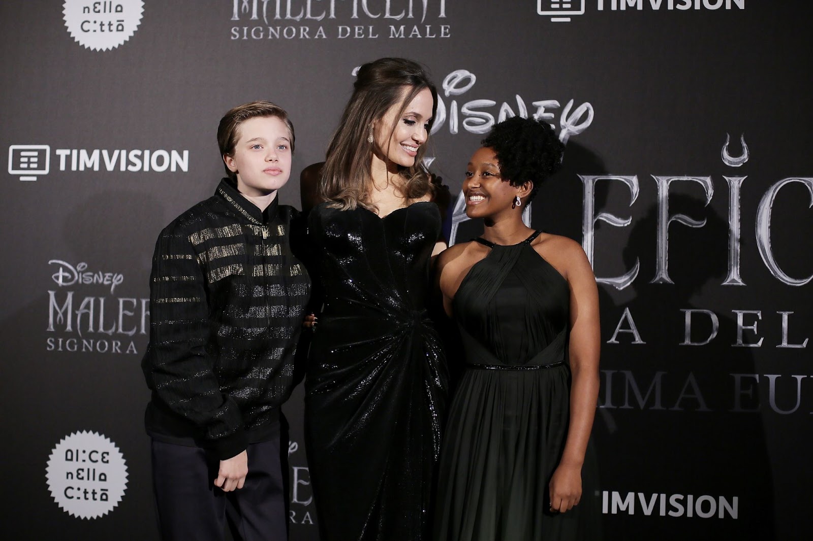 Angelina Jolie mit Shiloh und Zahara bei der Europapremiere von