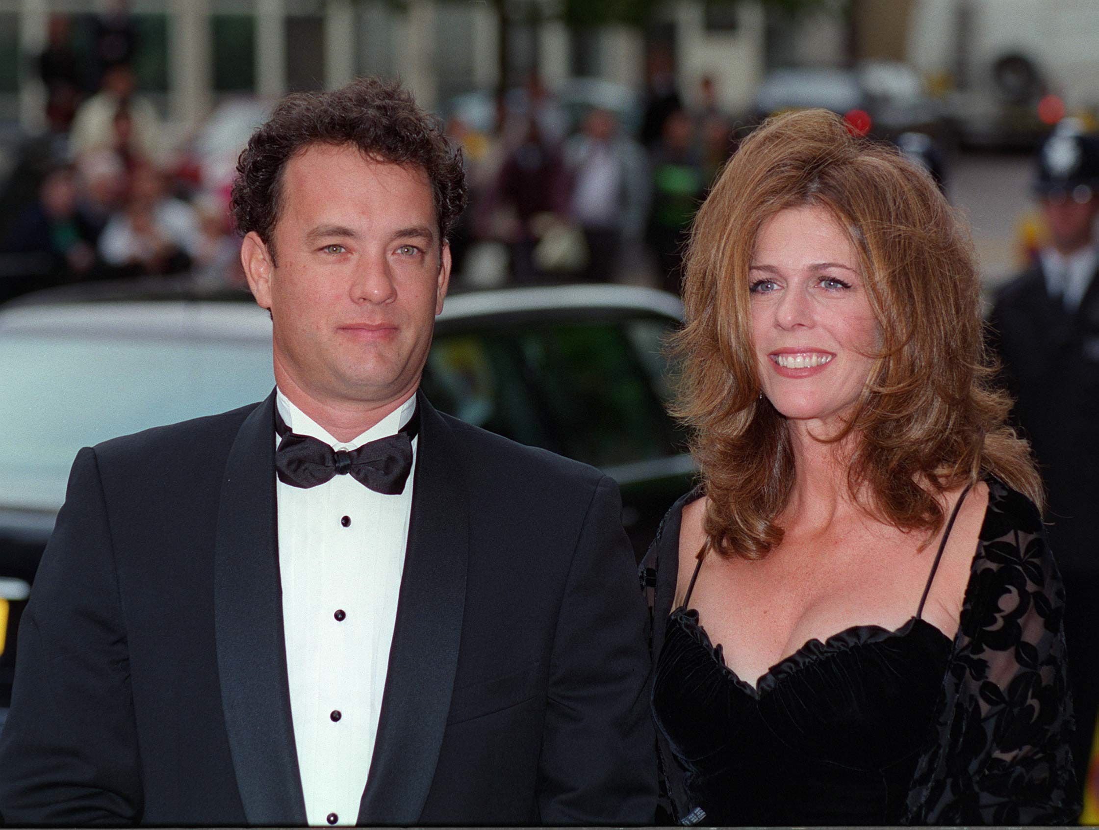 Tom Hanks und seine Frau Rita Wilson bei der Filmvorschau von "Apollo 13" in London am 7. September 1995 | Quelle: Getty Images