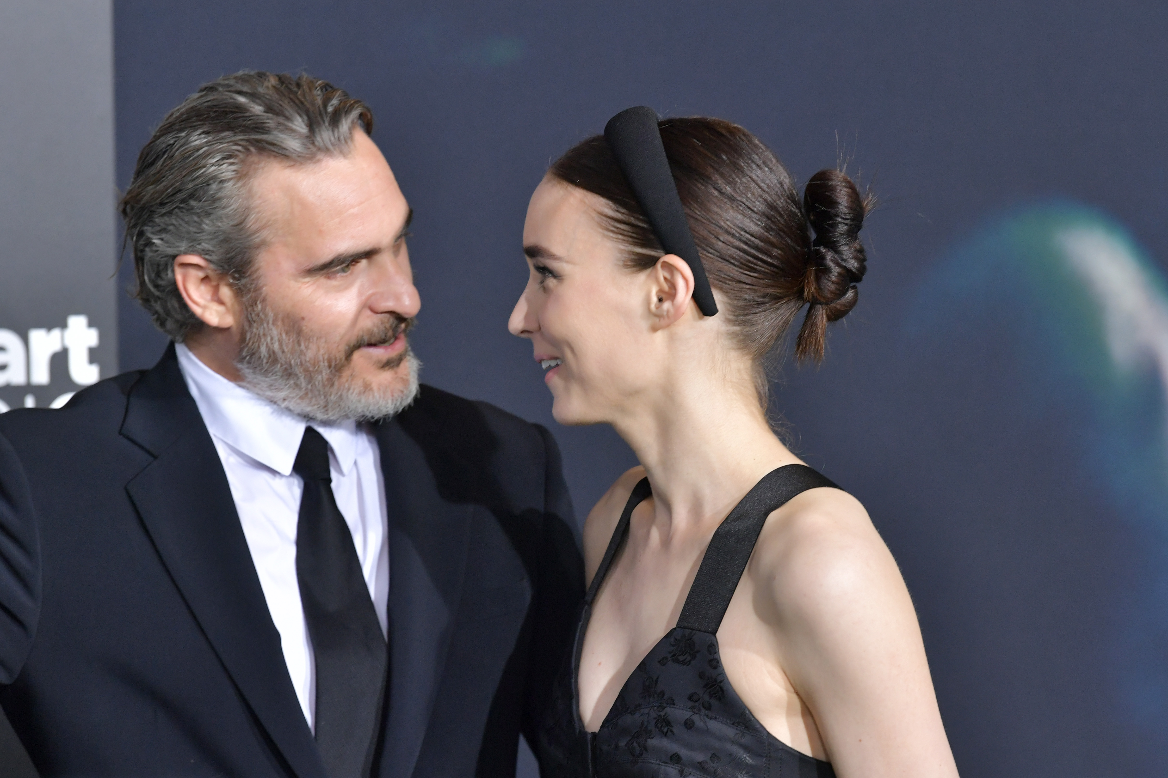 Joaquin Phoenix und Rooney Mara bei der Premiere von "Joker" in Hollywood, Kalifornien am 28. September 2019 | Quelle: Getty Images