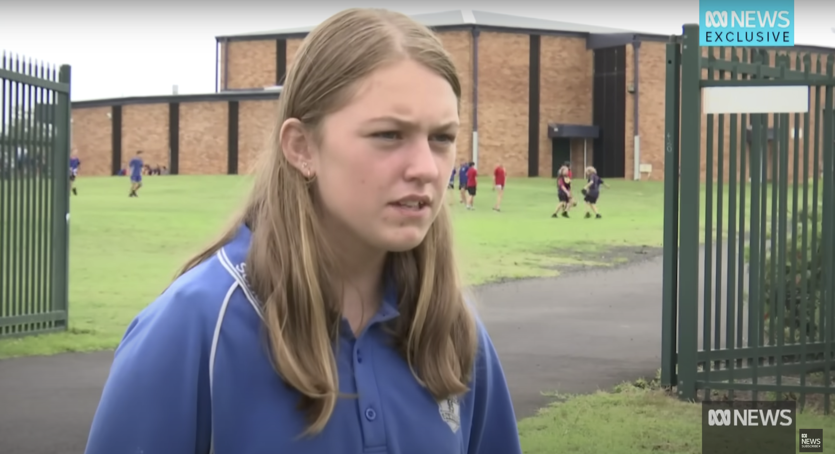Isabelle Miller, Schülerin der 9. Klasse der Casino High School, teilt ihre Gedanken zu dem erschreckenden Vorfall in einem Video vom 28. November 2023 mit.