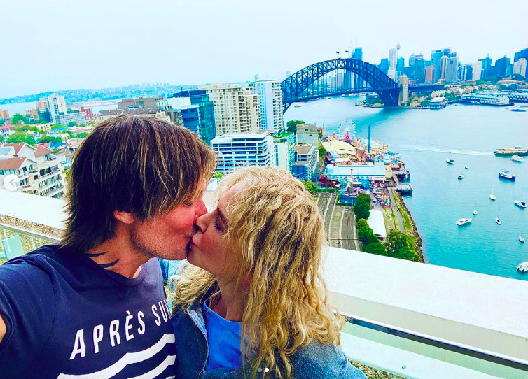 Keith Urban und Nicole Kidman beim Kuss in Sydney, Australien, gepostet am 30. Dezember 2019 | Quelle: Instagram/nicolekidman