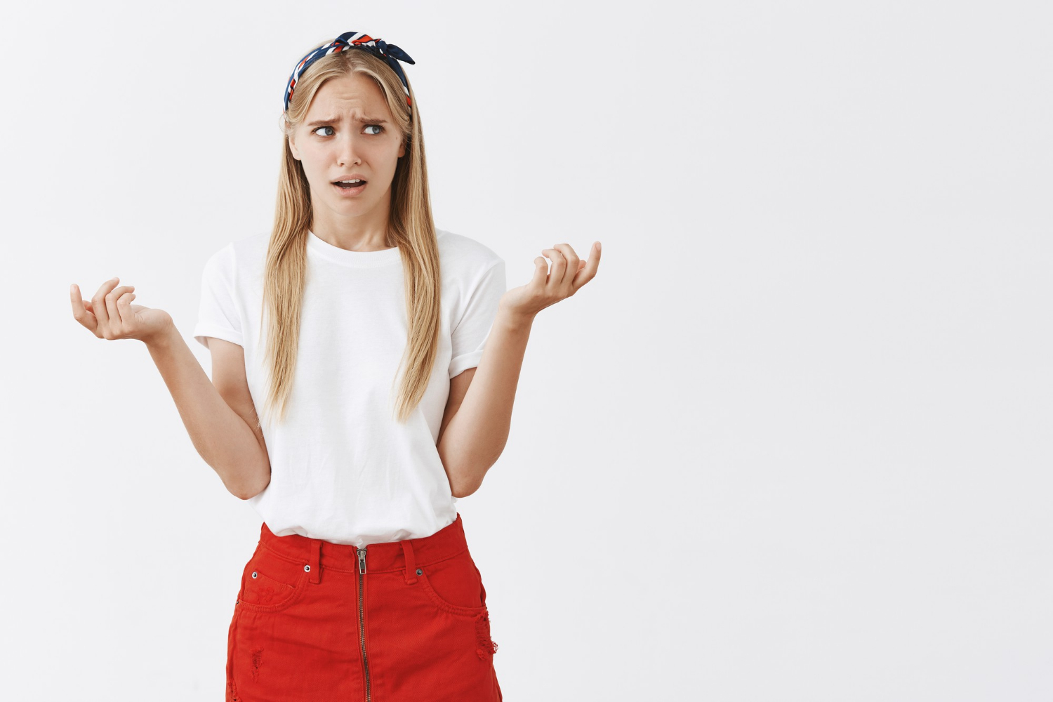 Eine verärgerte Frau | Quelle: Freepik