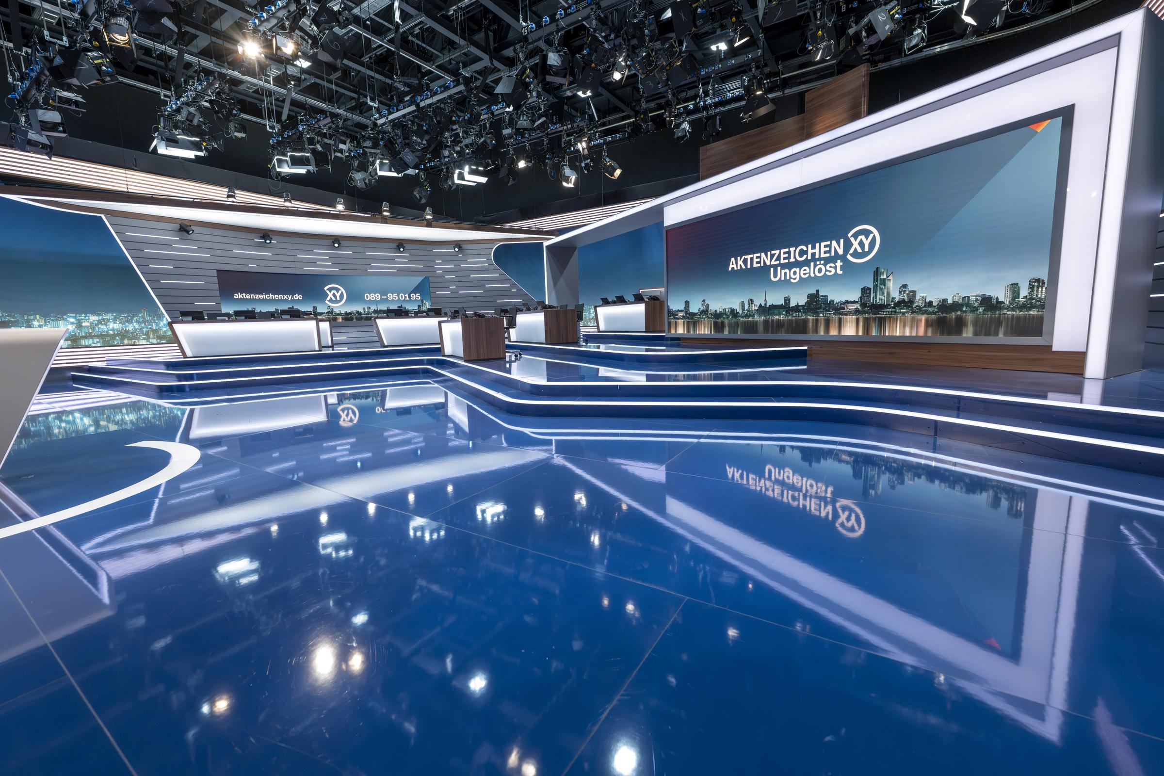 Das Studio von „Aktenzeichen XY … ungelöst“ | Quelle: Getty Images