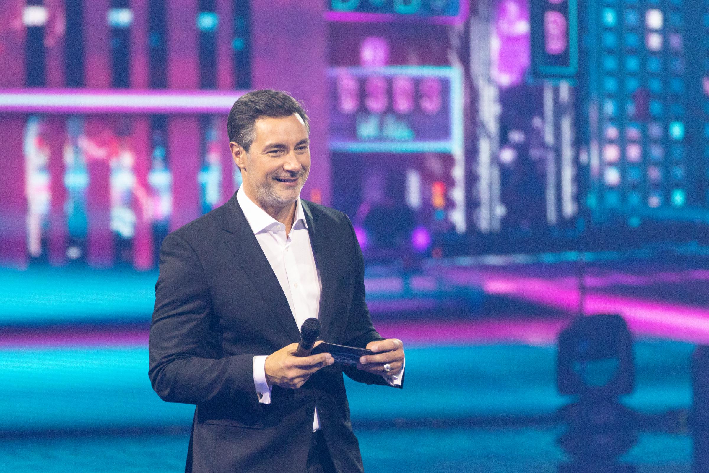 So haben ihn viele Fernsehzuschauer in Erinnerung. Wie hier bei DSDS am 16. April 2022 | Quelle: Getty Images