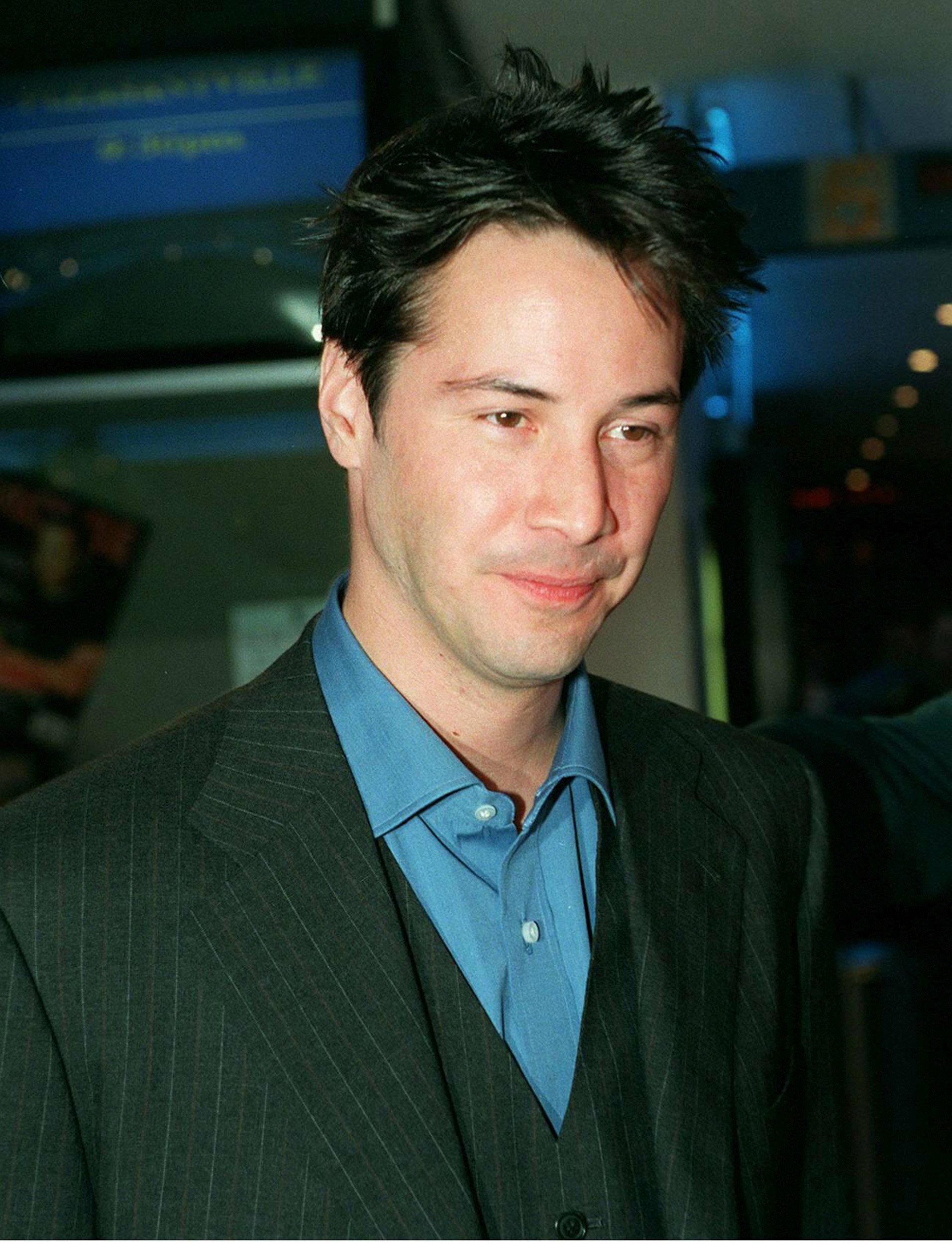 Keanu Reeves nimmt im April 1999 an der australischen Premiere von The Matrix in Sydney, Australien, teil. | Quelle: Getty Images