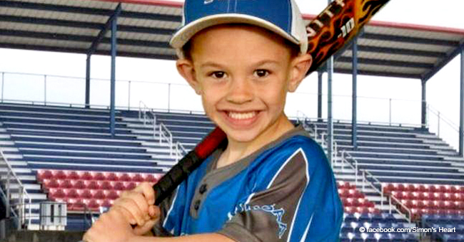 6-Jähriger Junge stirbt tragischerweise während er auf Baseball-Teamfoto wartet