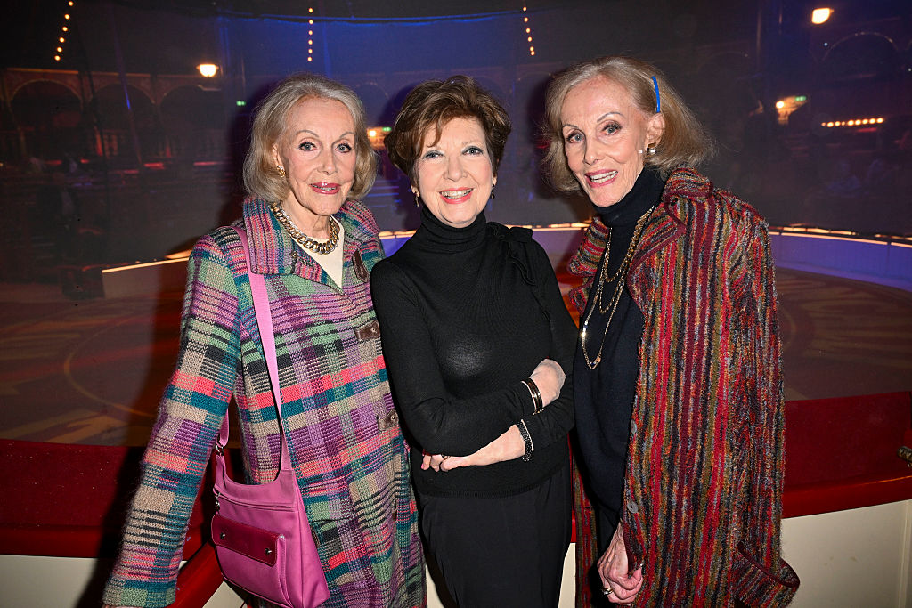 Alice Kessler, Carolin Reiber und Ellen Kessler bei der Premiere von „ARTistART“ des Circus Roncalli im Werksviertel München am 24. Oktober 2025 in München | Quelle: Getty Images