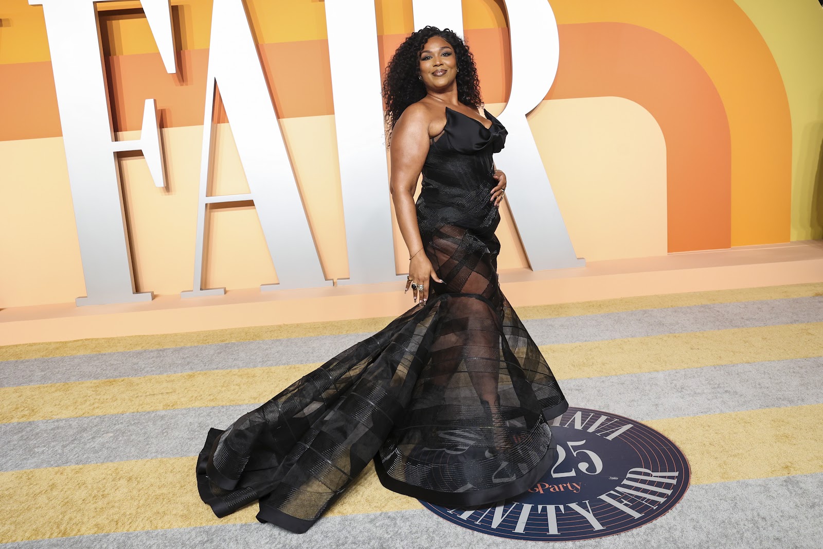 Lizzo auf der „Vanity Fair“-Oscar Party, die von Radhika Jones am 2. März 2025 in Beverly Hills, Kalifornien, veranstaltet wurde | Quelle: Getty Images