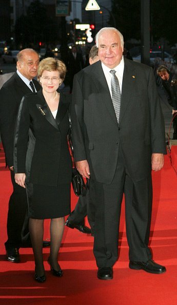 Helmut Kohl, Maike Richter, Quadriga Awards 2005 | Quelle: Getty Images
