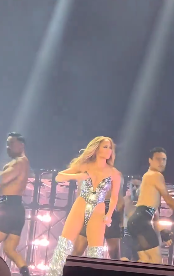 Jennifer Lopez performt "Get Right" bei der WorldPride D.C, am 7. Juni, 2025 | Quelle: TikTok/debbyxjlo