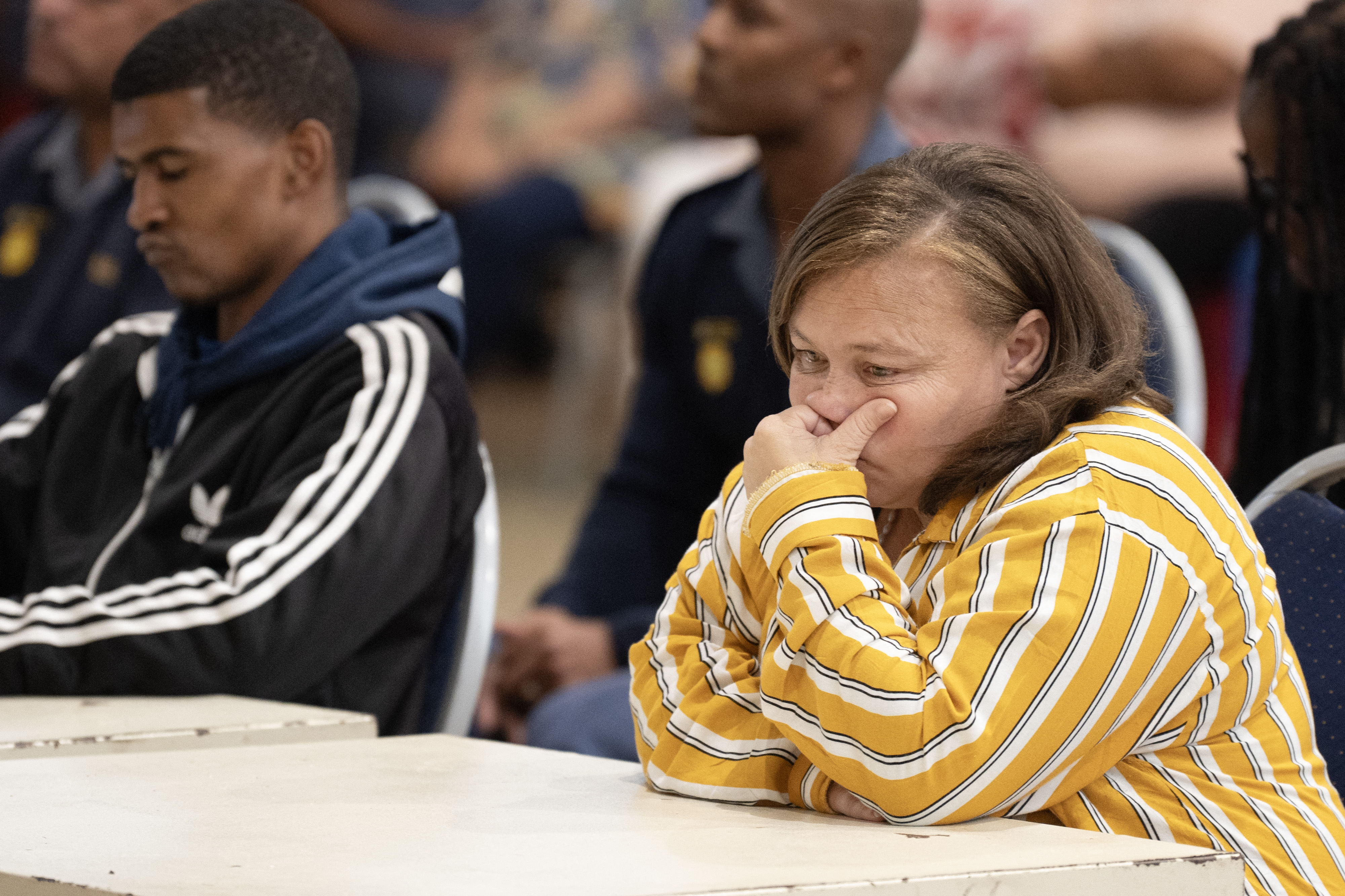 Racquel Smith reagiert, nachdem sie zusammen mit den Mitangeklagten Steveno van Rhyn und Jacquen Appollis am 2. Mai 2025 in Saldanha Bay wegen Menschenhandels und Entführung schuldig gesprochen wurde: Getty Images