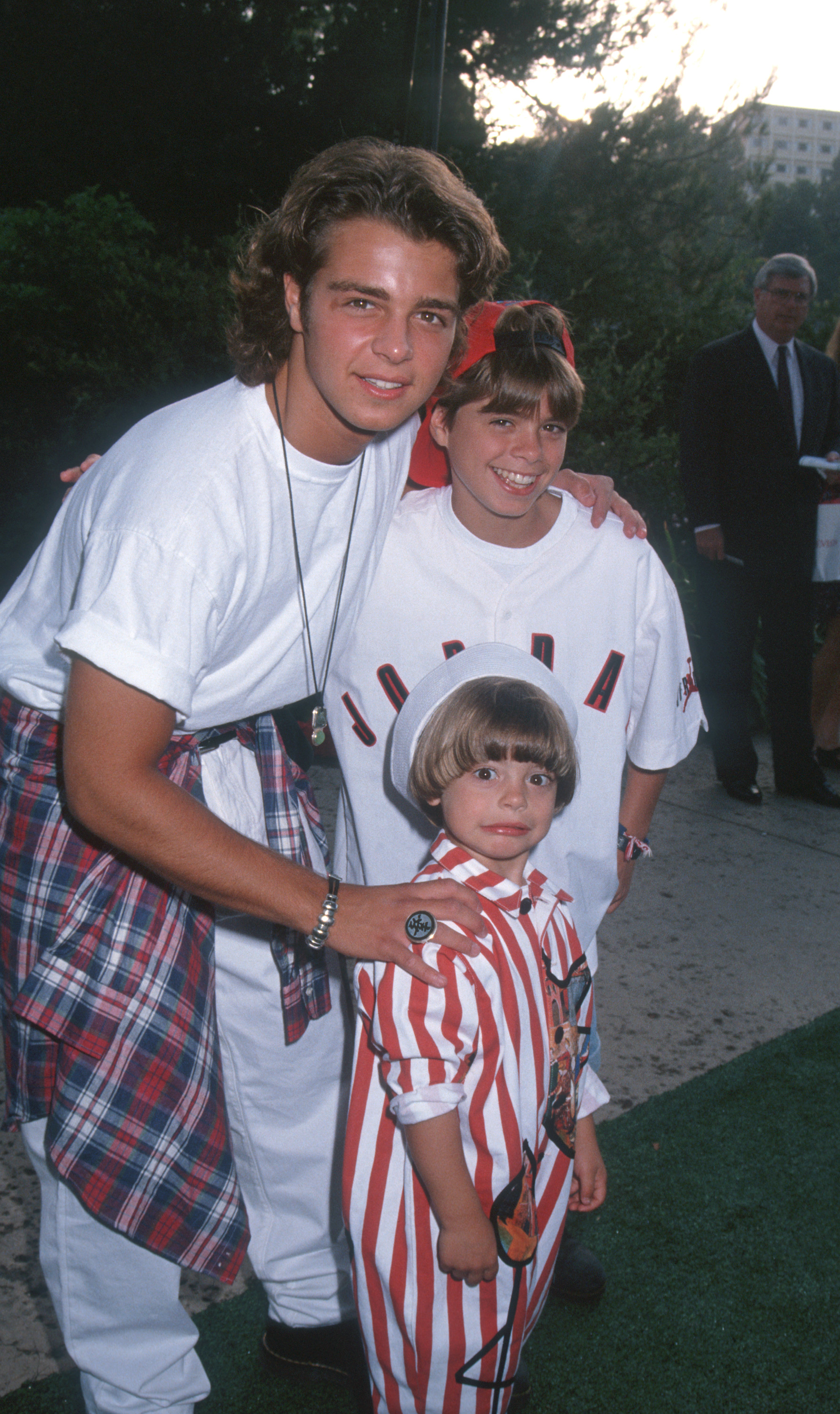 Joey, Andrew und Matthew Lawrence auf der "An Evening At The Net"-Party am 3. August 1992 | Quelle: Getty Images