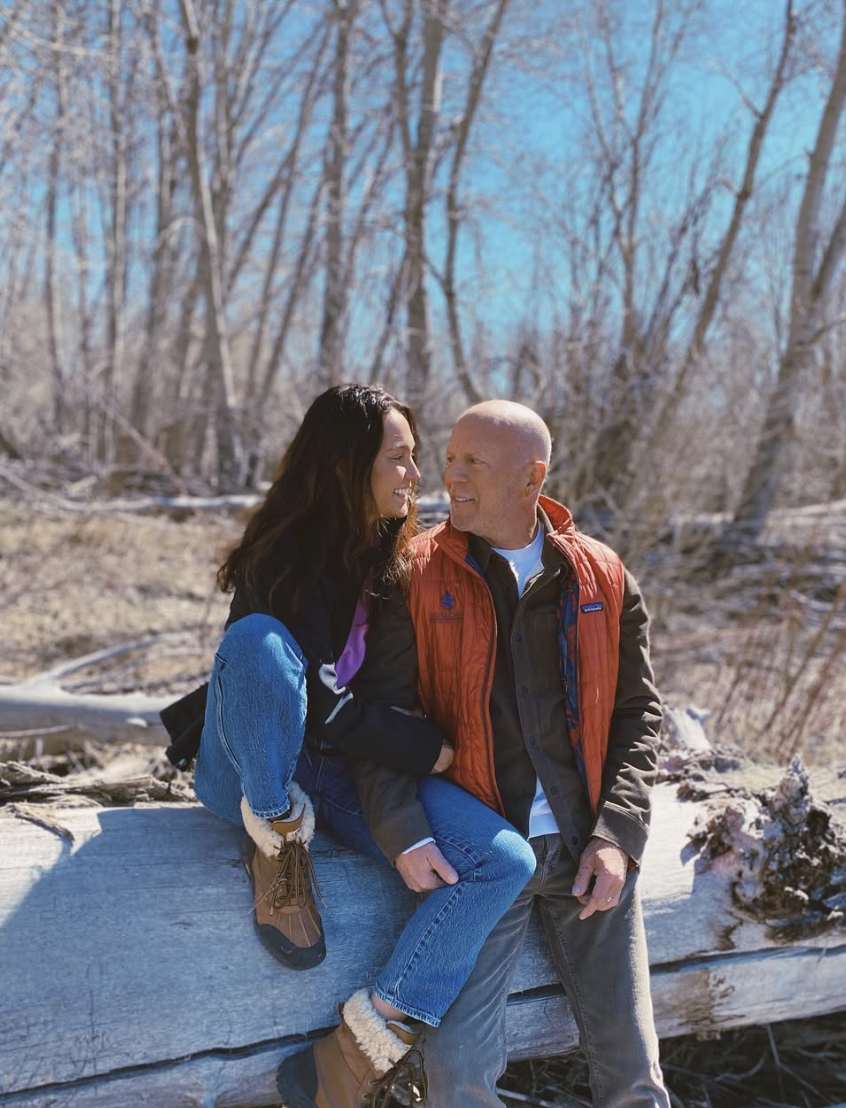 Emma Heming und Bruce Willis aus einem Beitrag vom 7. April 2022. | Quelle: Instagram/emmahemingwillis